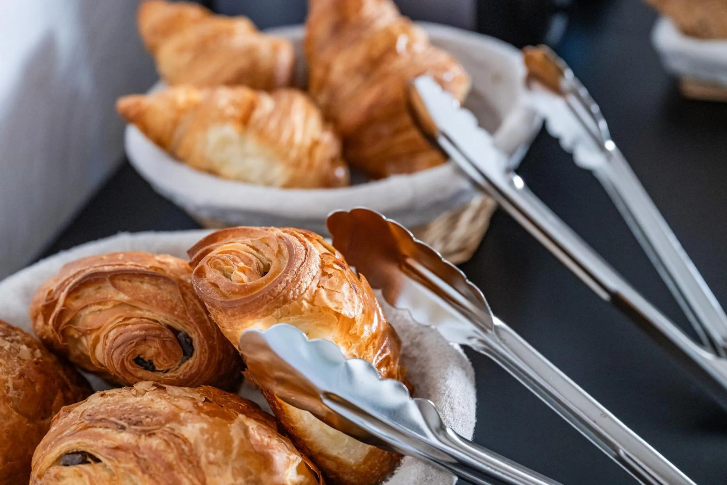 Buffet breakfast in Hôtel La Maison des Croisades - Au pied des Remparts