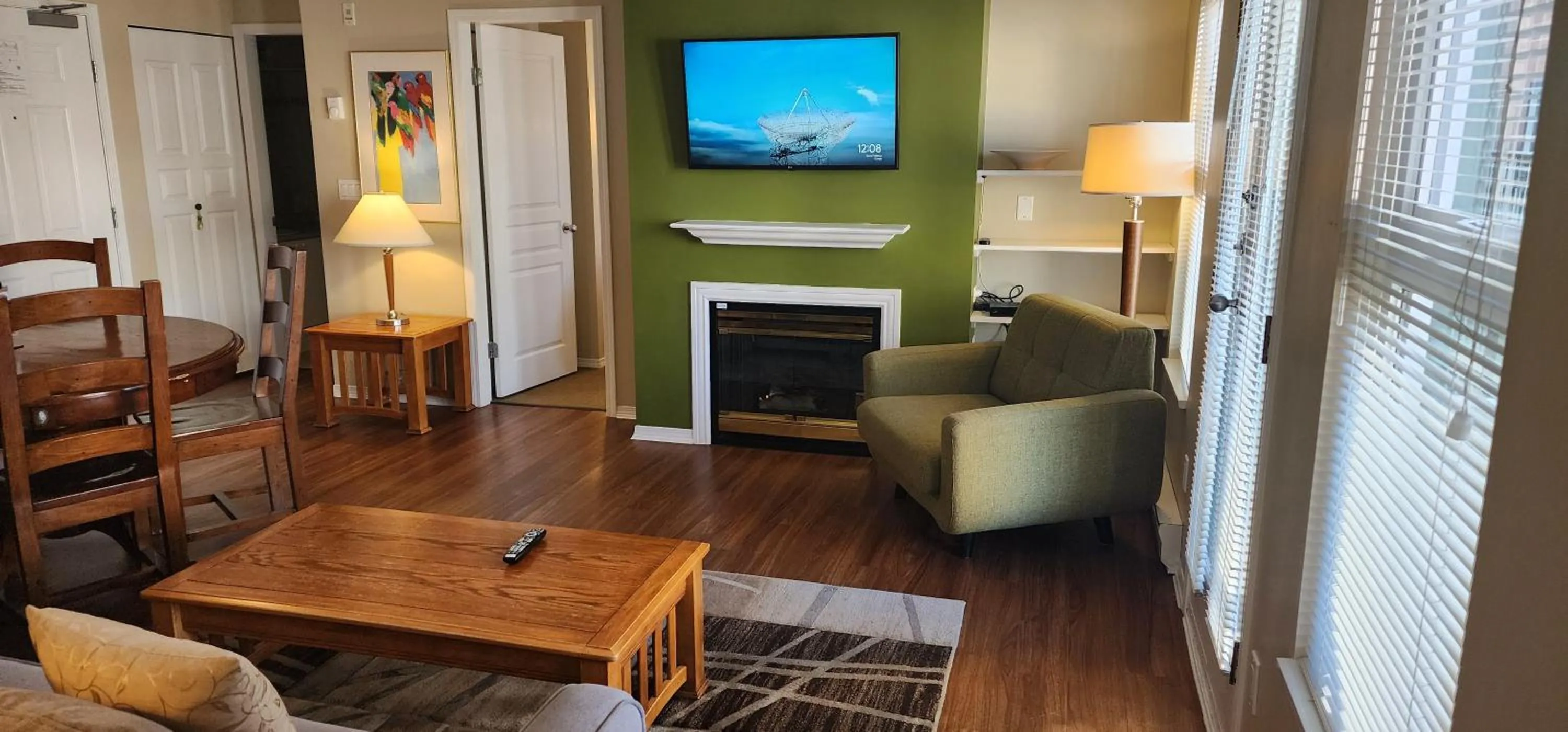 TV and multimedia in Times Square Suites Hotel