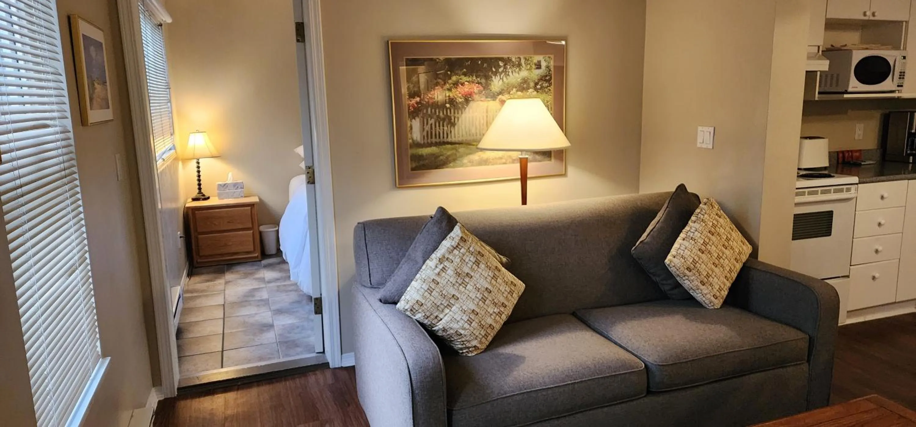 Kitchen or kitchenette in Times Square Suites Hotel