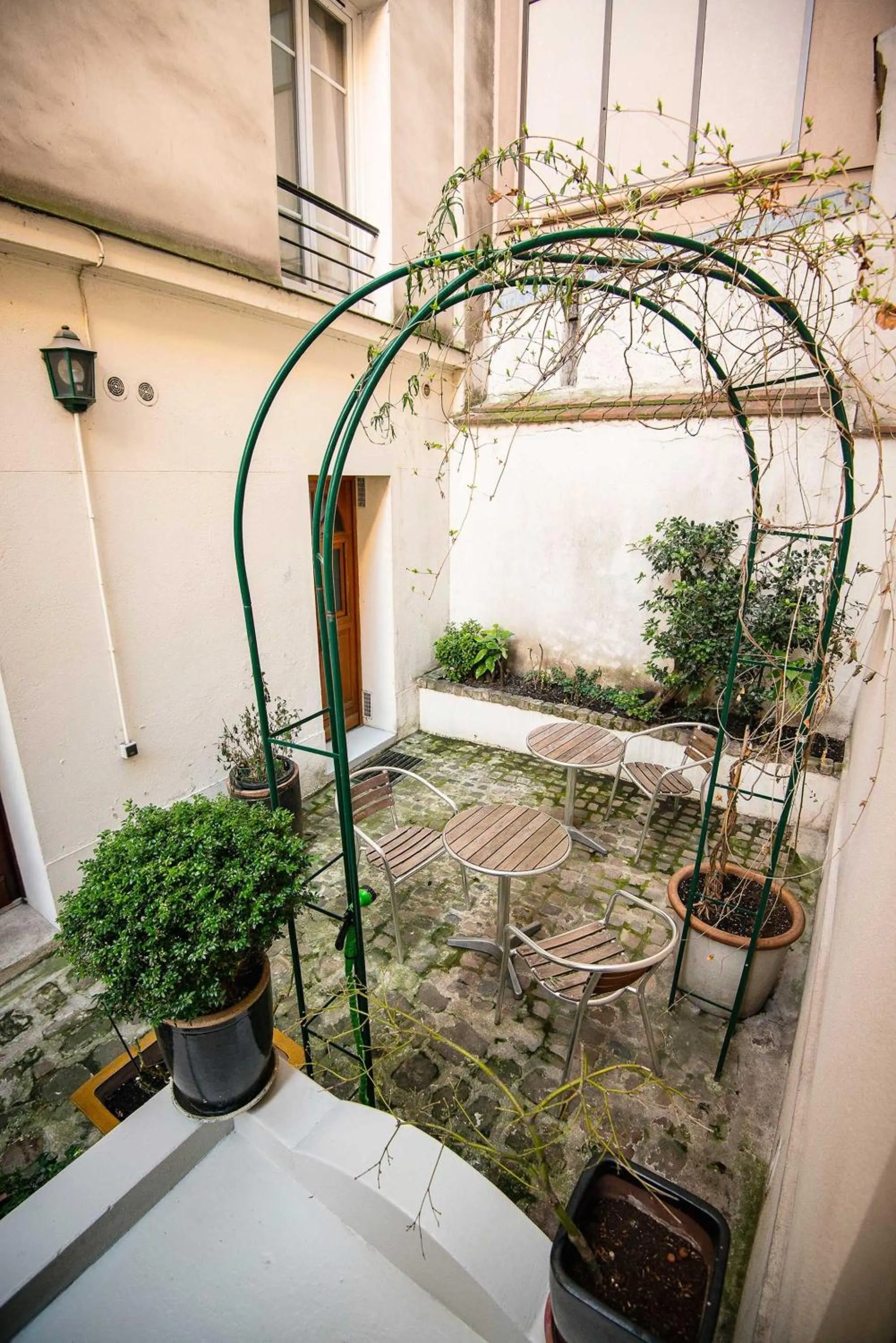 Patio in Paris-Oasis Montmartre