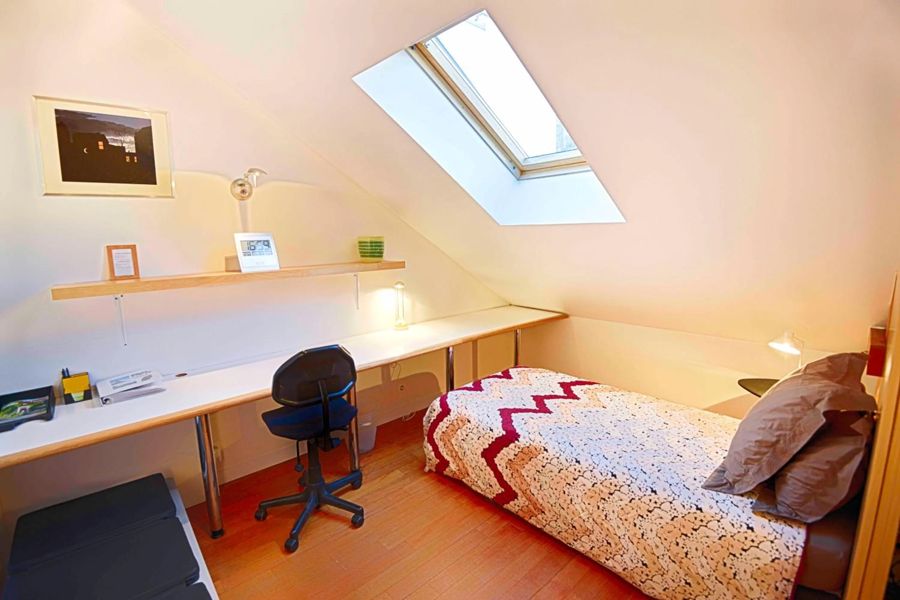 Patio, Bed in Paris-Oasis Montmartre