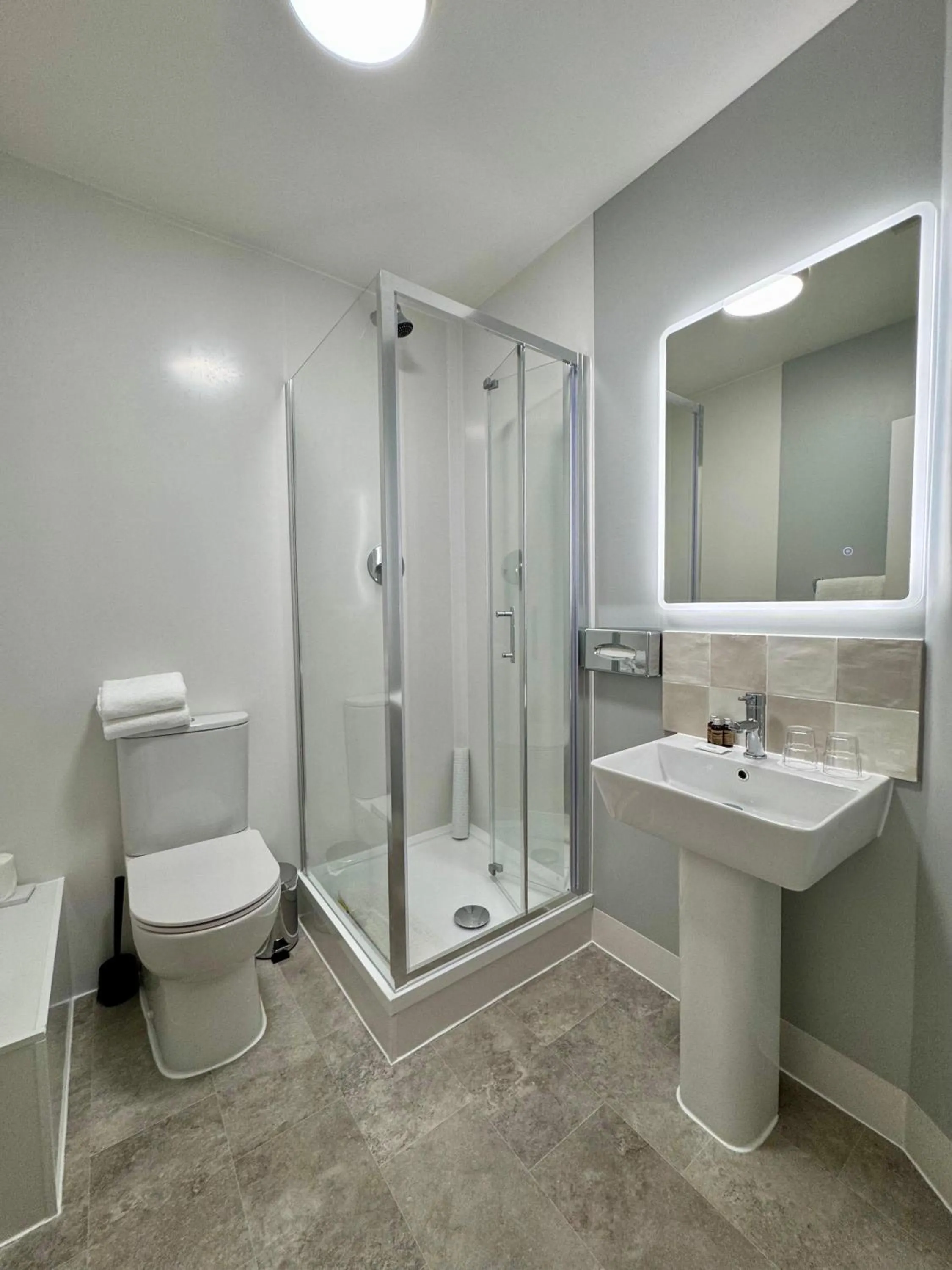 Bathroom in Beresford Hotel