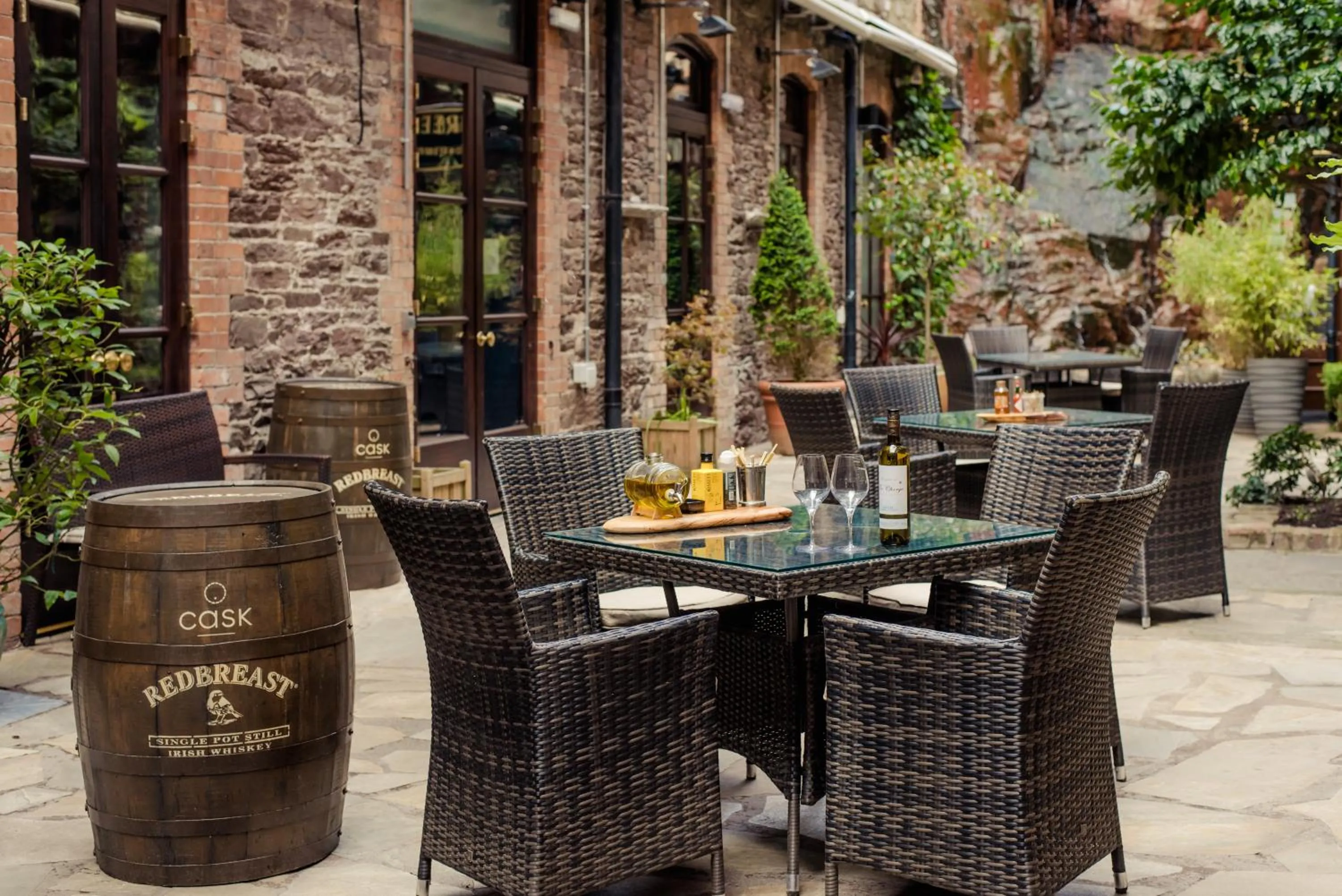 Patio in Hotel Isaacs Cork City