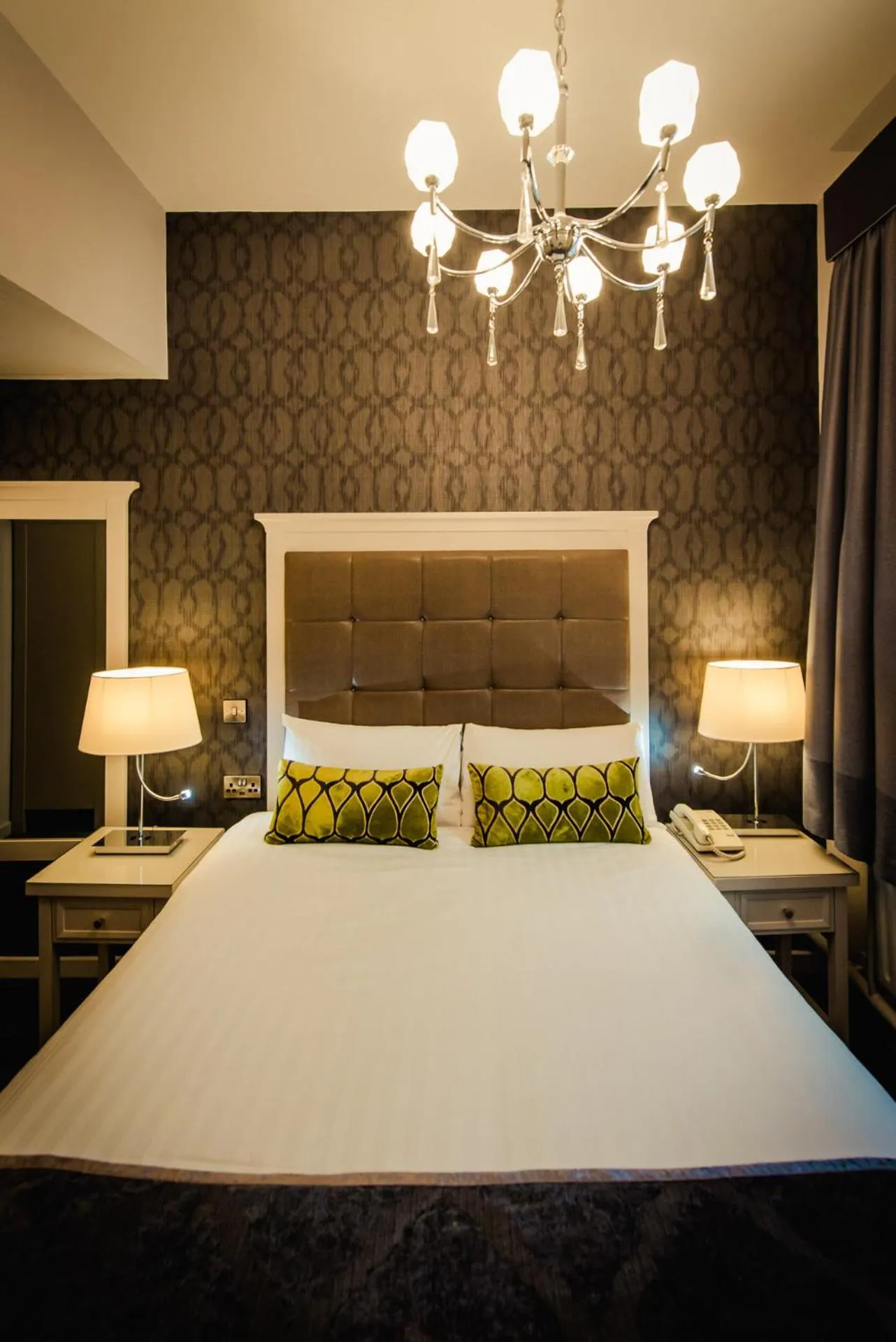 Bedroom, Bed in Hotel Isaacs Cork City