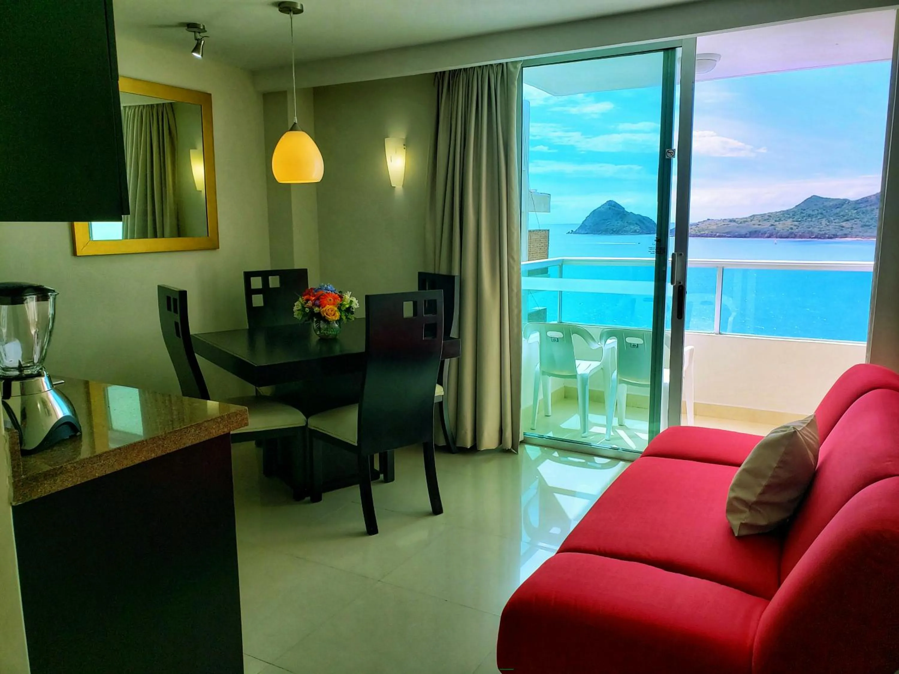 Property building in Las Flores Beach Resort