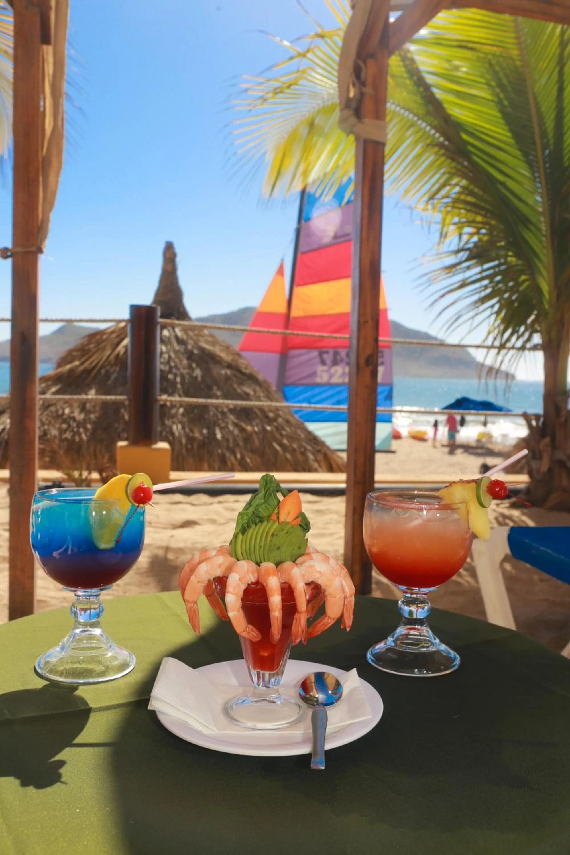 Restaurant/places to eat in Las Flores Beach Resort