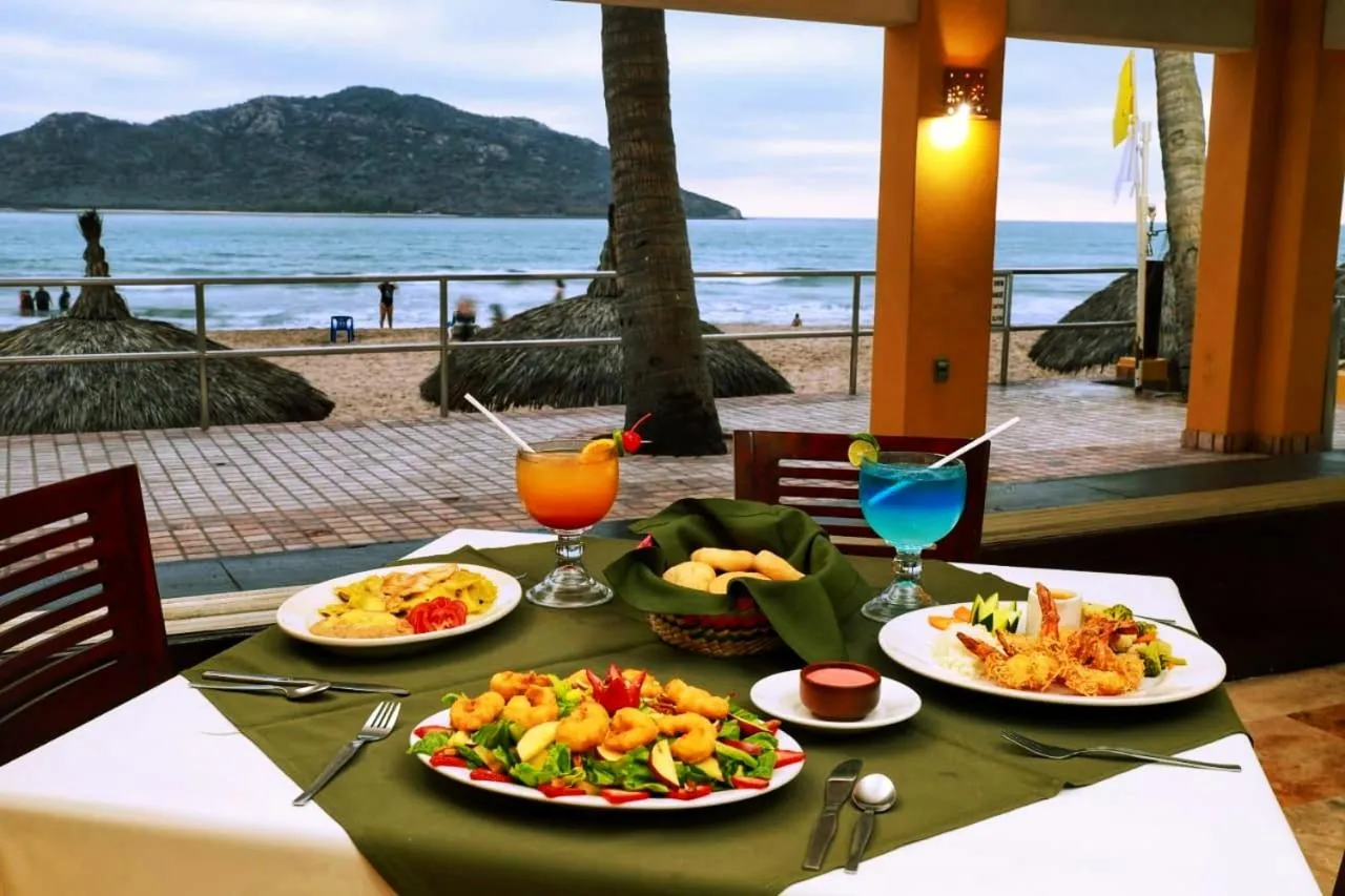 Restaurant/places to eat in Las Flores Beach Resort