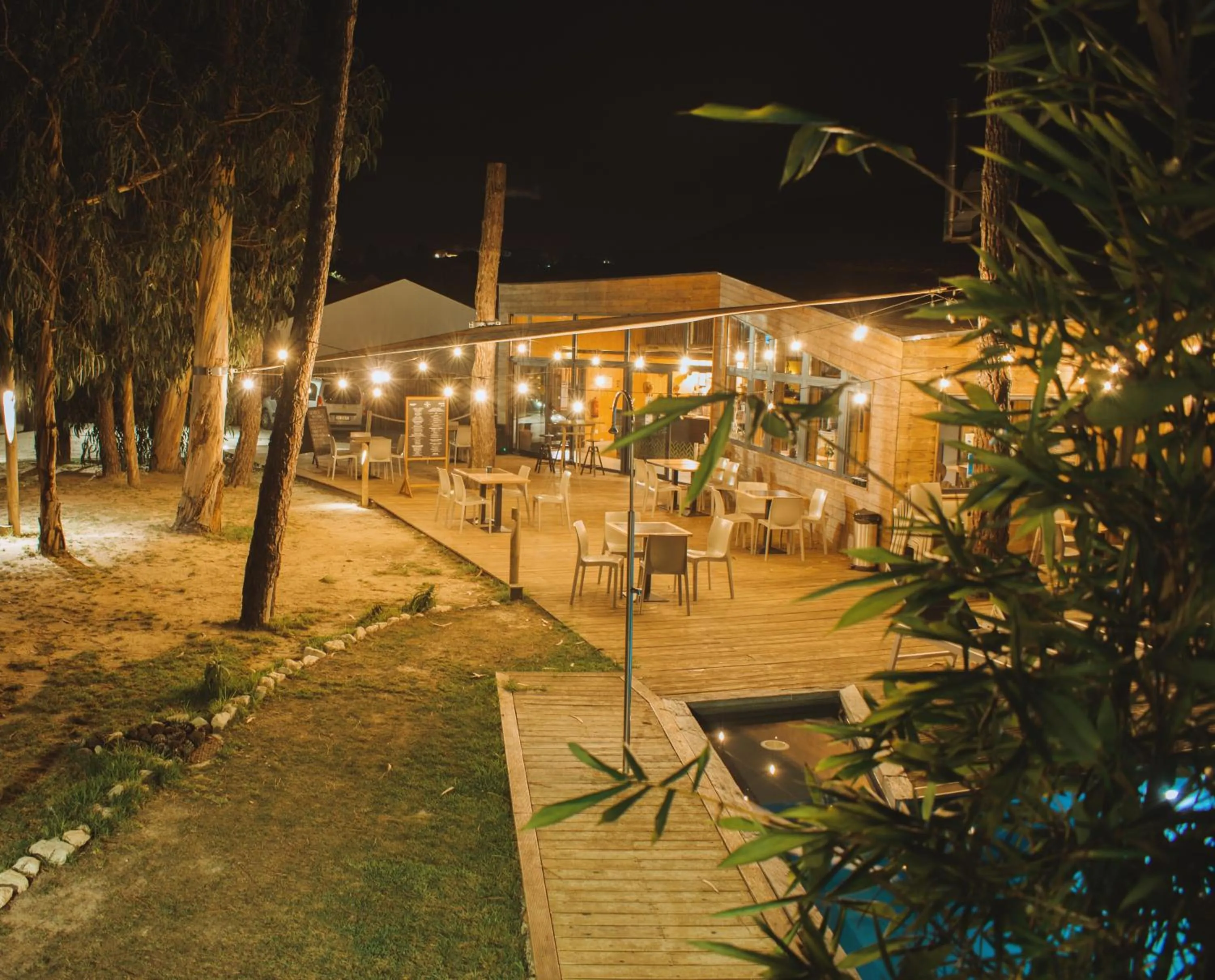 Restaurant/places to eat in Bukubaki Eco Surf