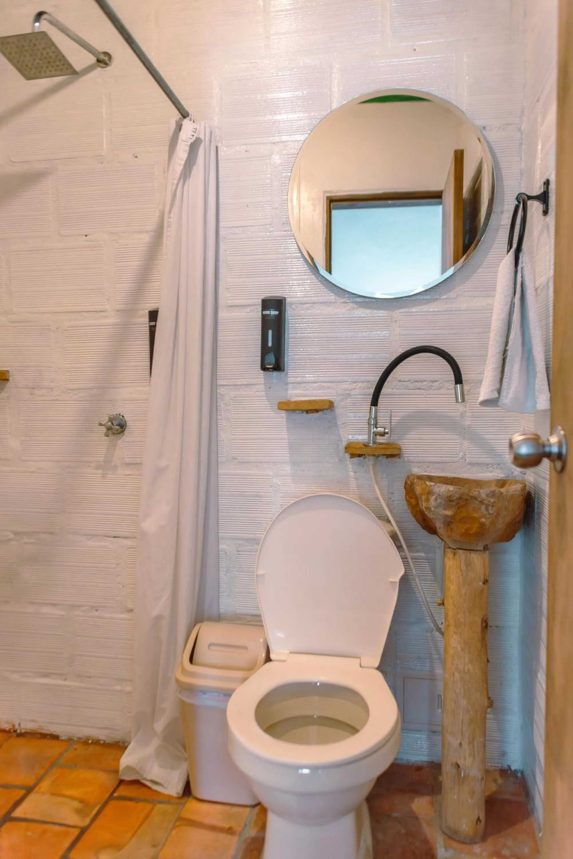 Shower in Traveler Hostel