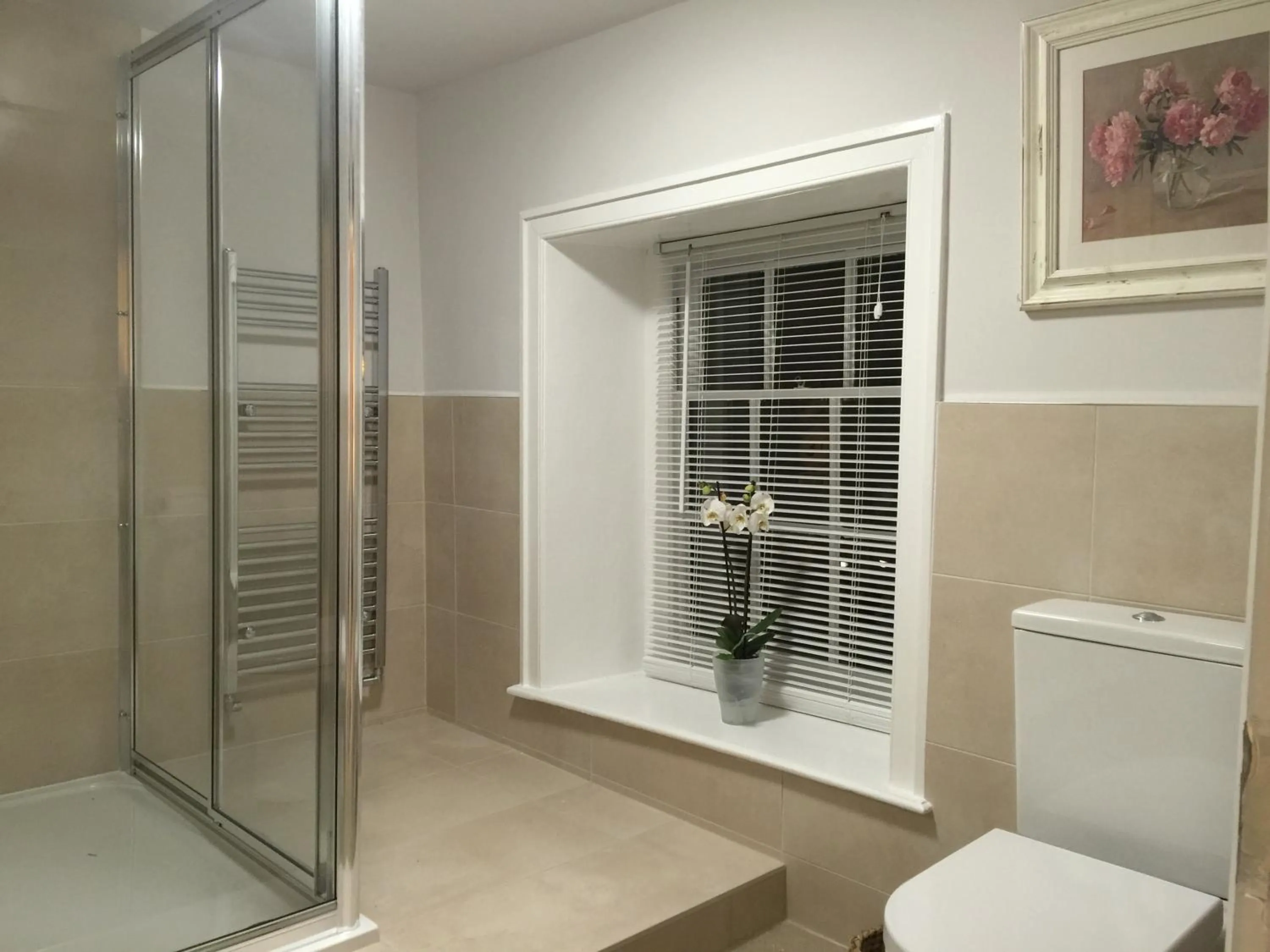 Bathroom in The Moon Inn at Stoney Middleton