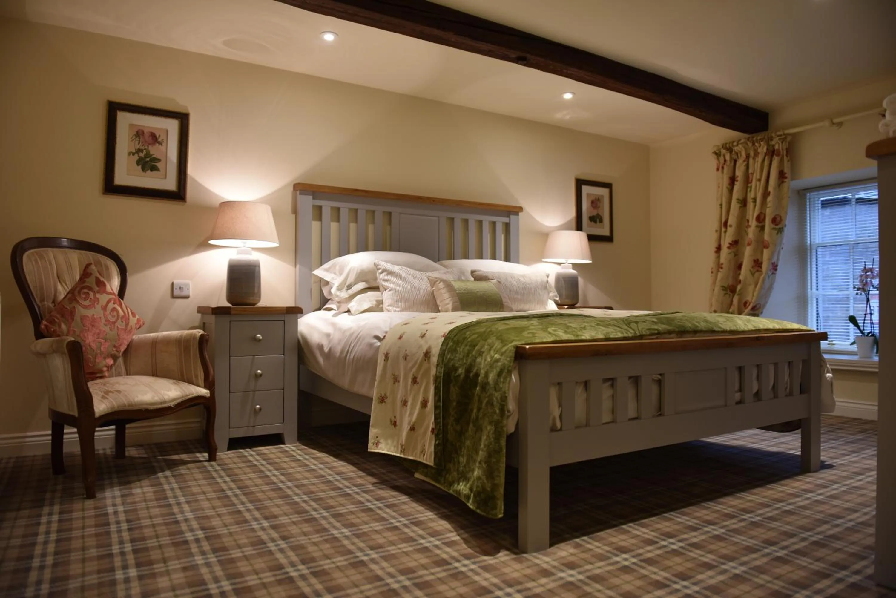 Photo of the whole room, Bed in The Moon Inn at Stoney Middleton