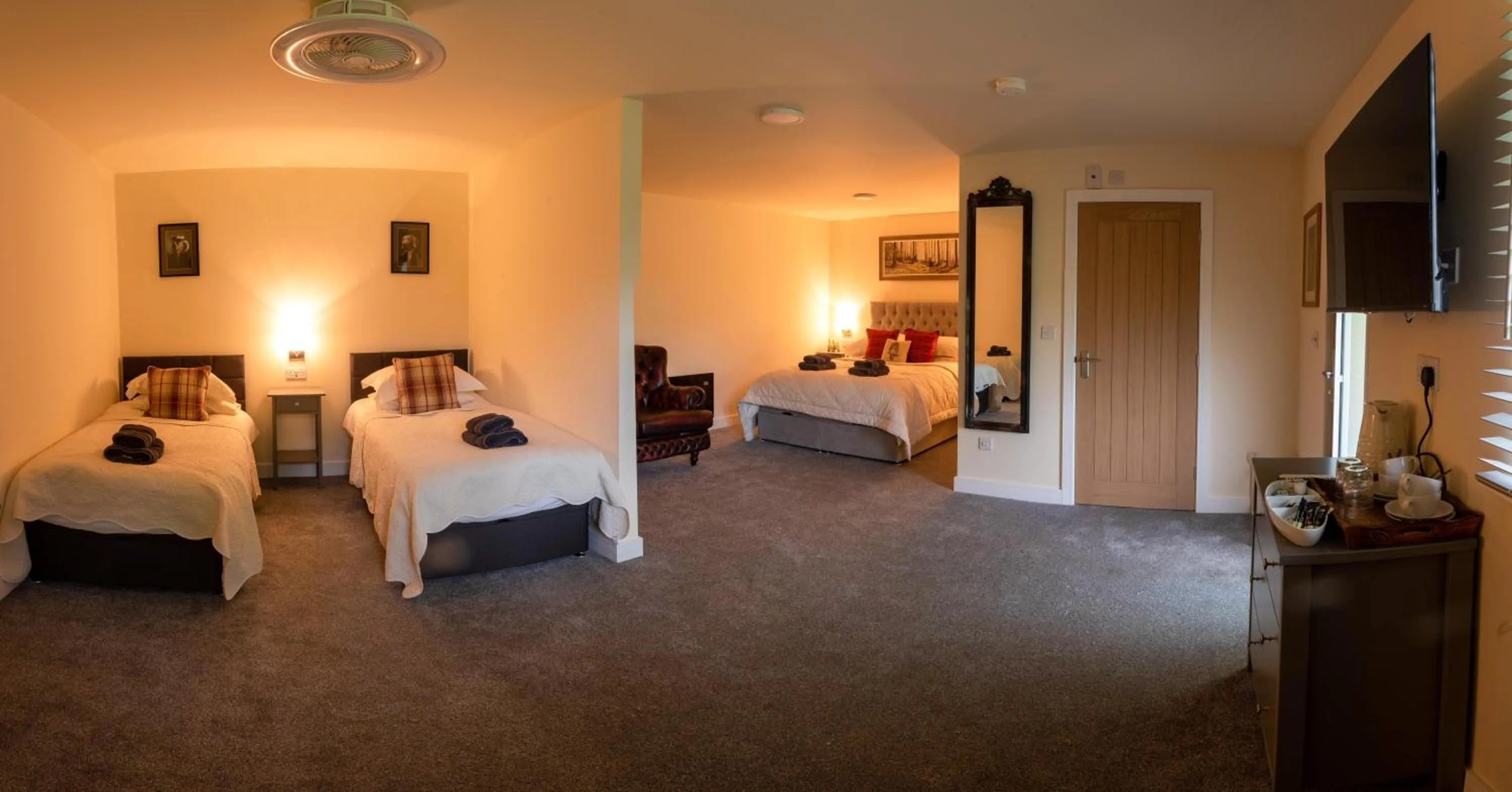 Photo of the whole room, Bed in The Moon Inn at Stoney Middleton