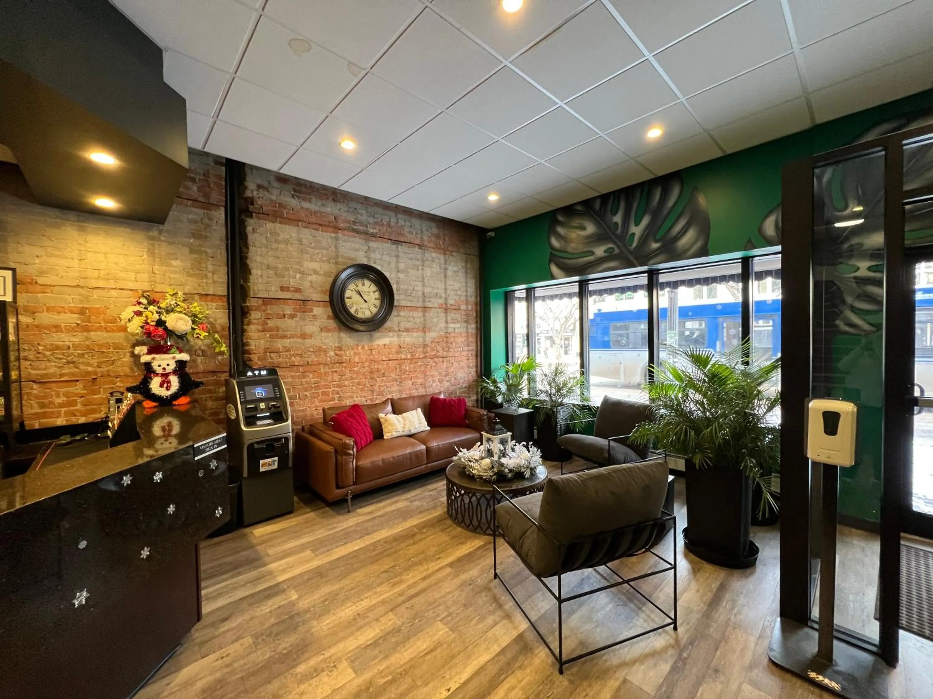 Lobby or reception in Commercial Hotel