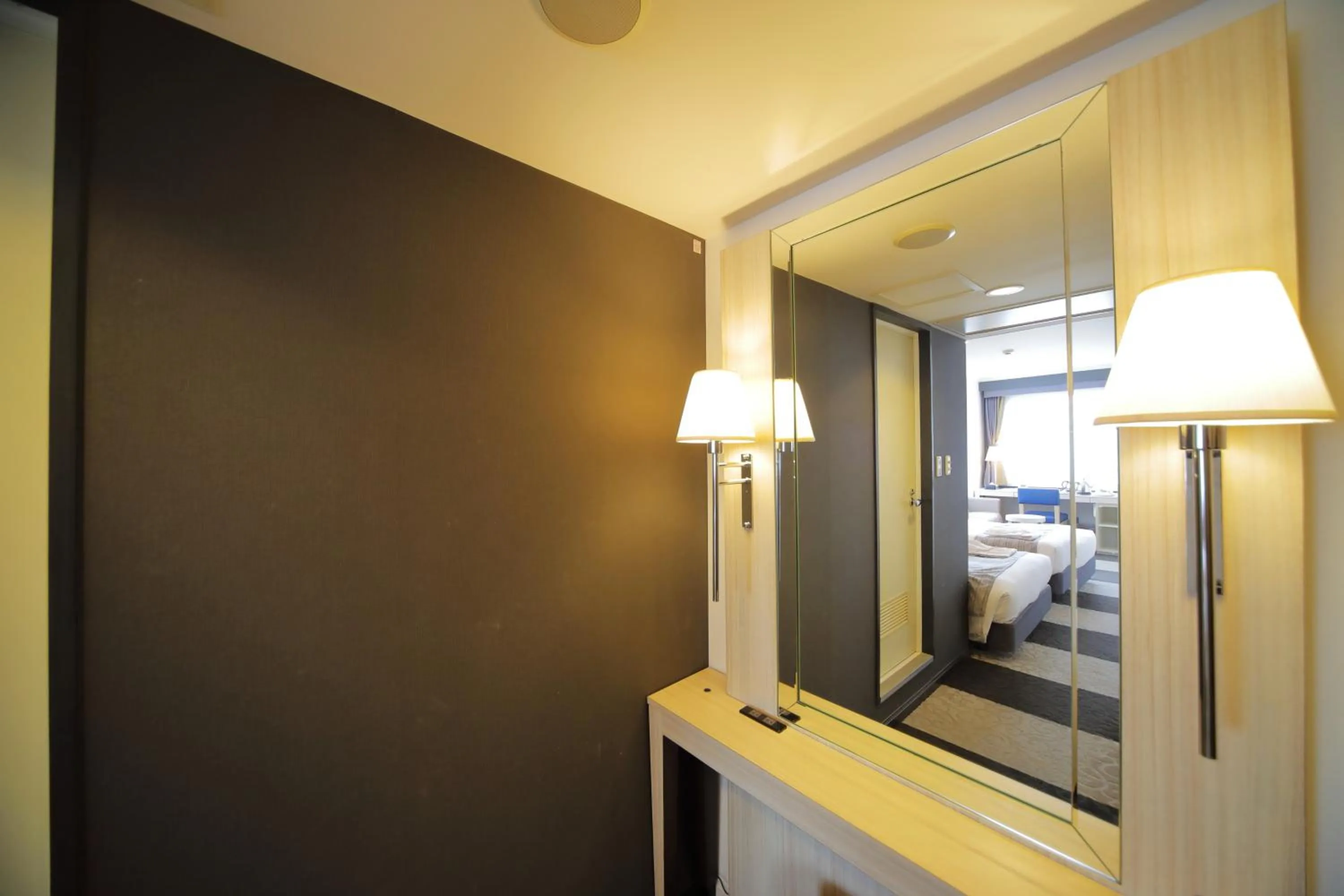 hair dresser, Bed in Hotel Sunroute Stellar Ueno