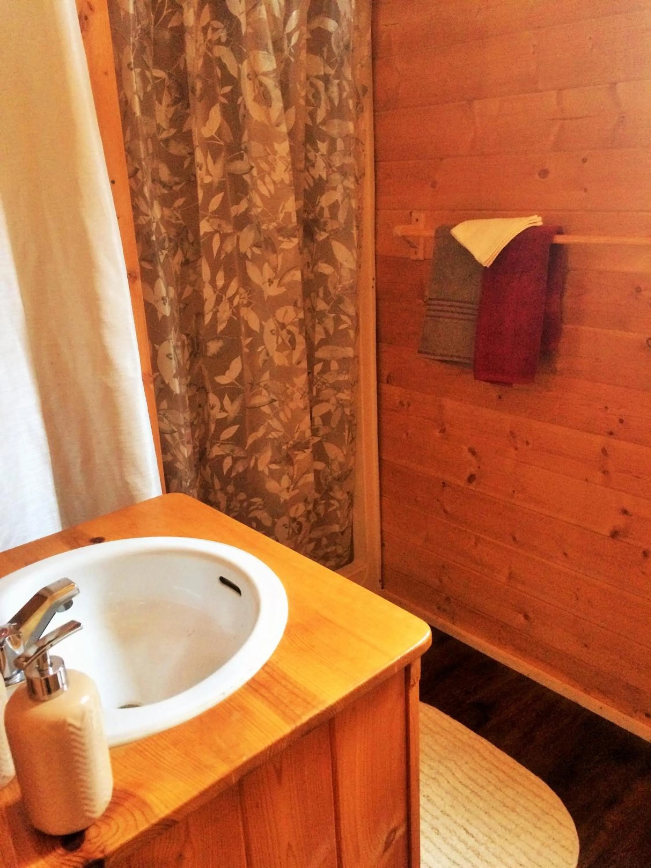 Bathroom in Rocky Ridge Resort-BC
