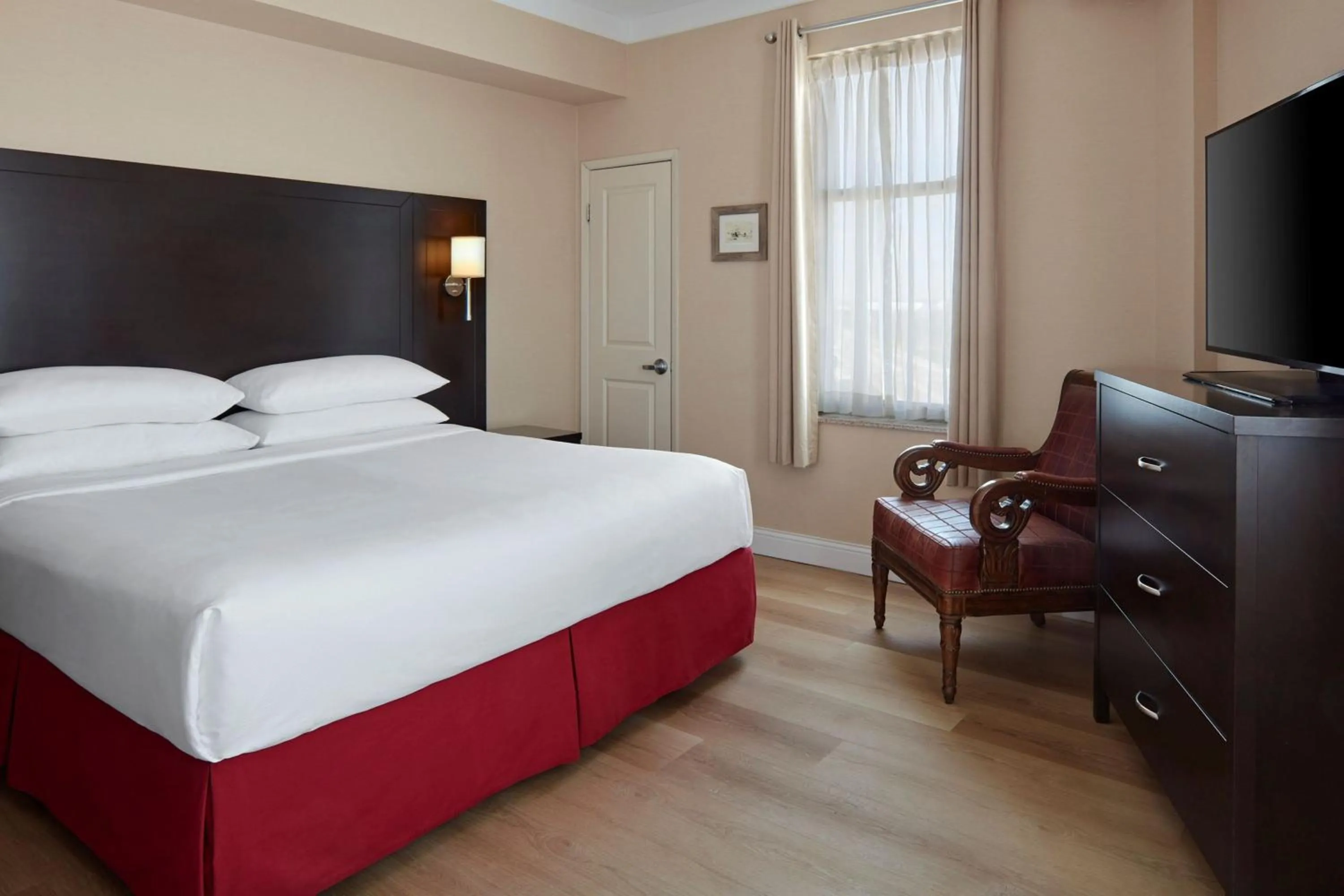 Bedroom, Bed in Delta Hotels by Marriott Guelph Conference Centre