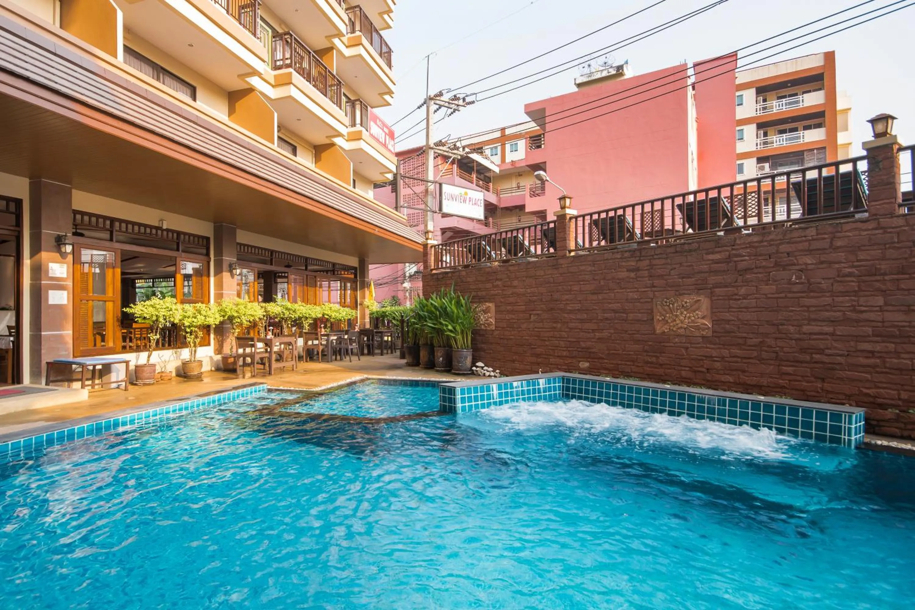 Swimming pool in Sunview Place