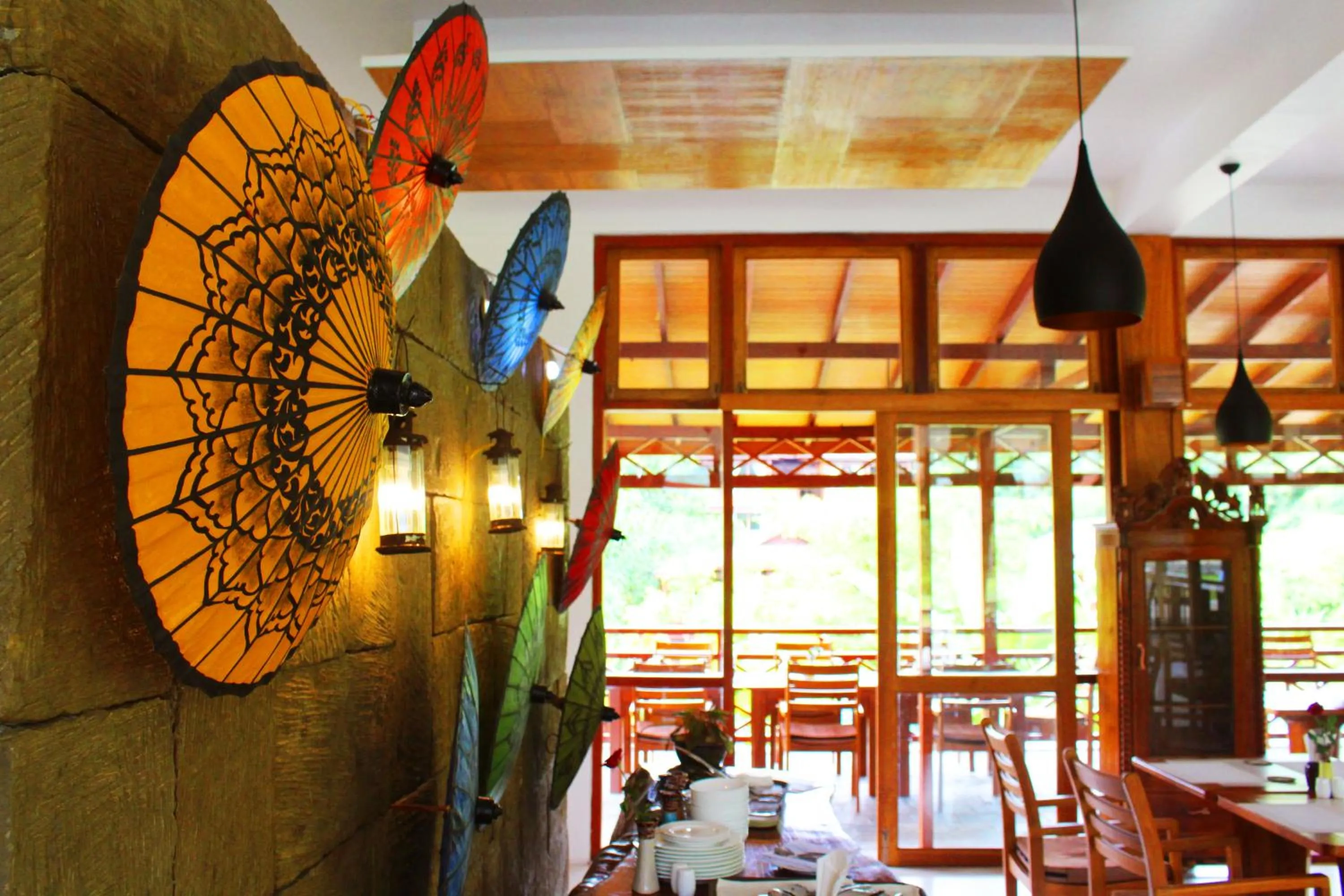 Restaurant/places to eat in Popa Garden Resort