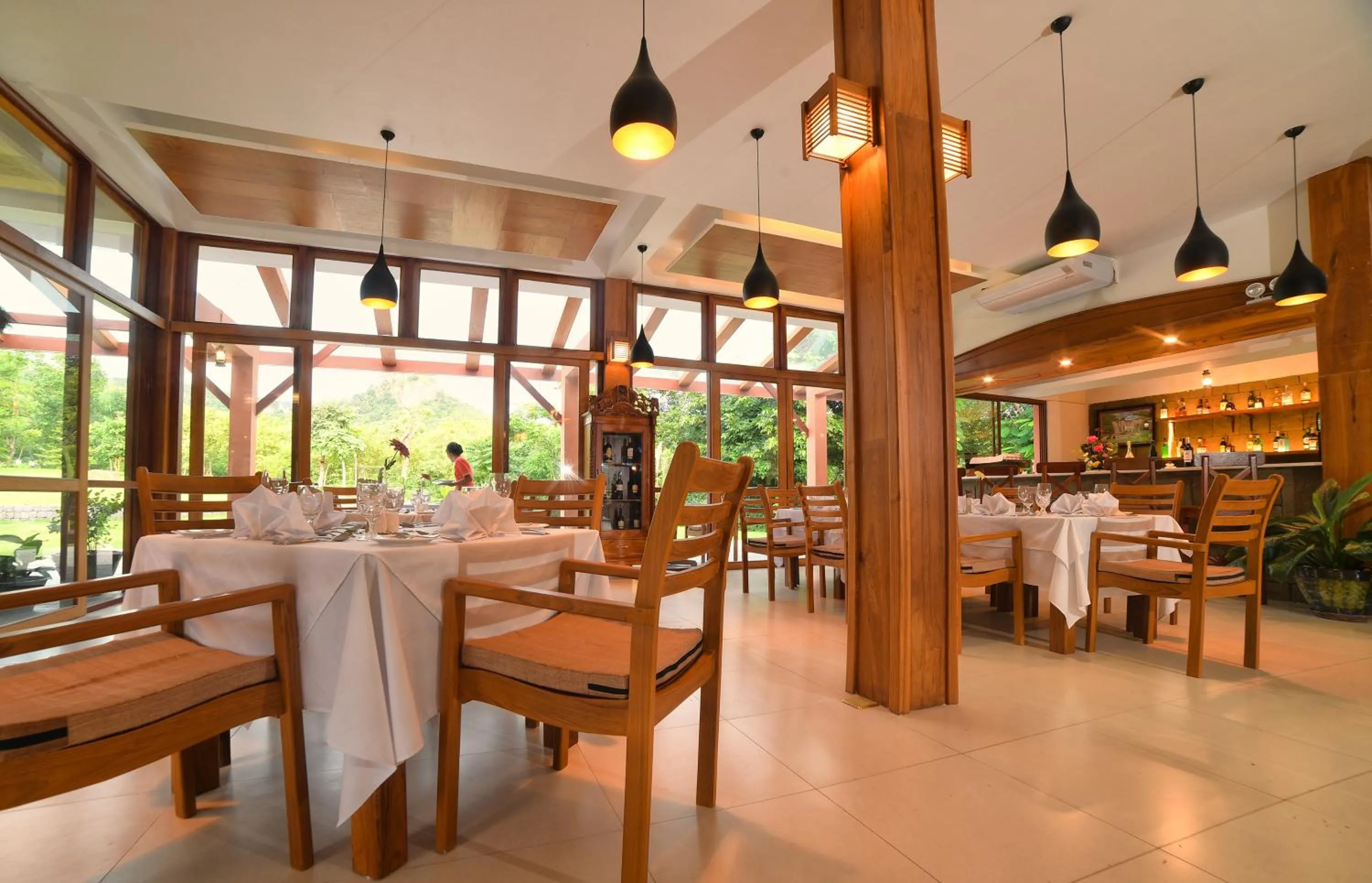Restaurant/places to eat in Popa Garden Resort
