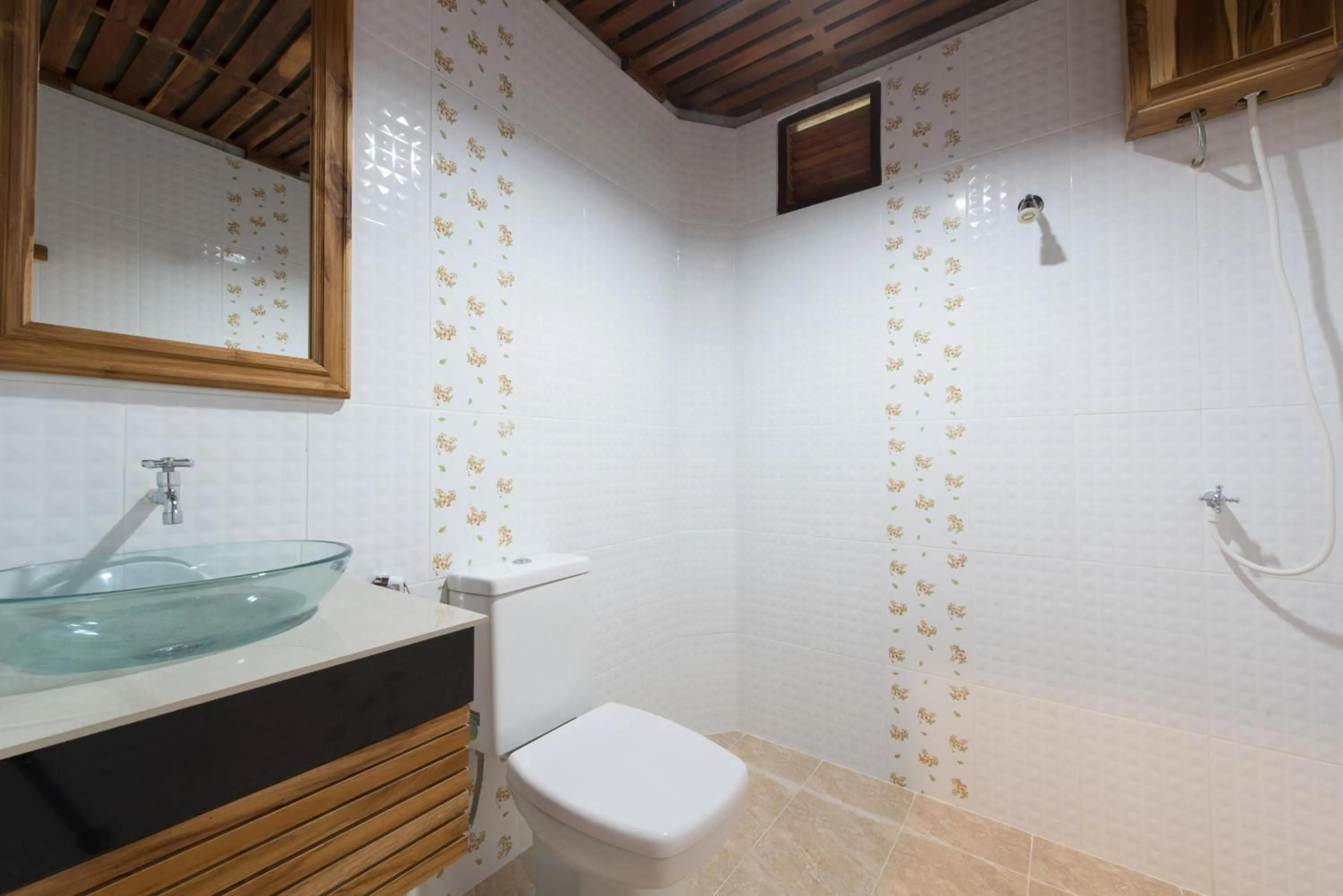 Shower in Thongphaphum River