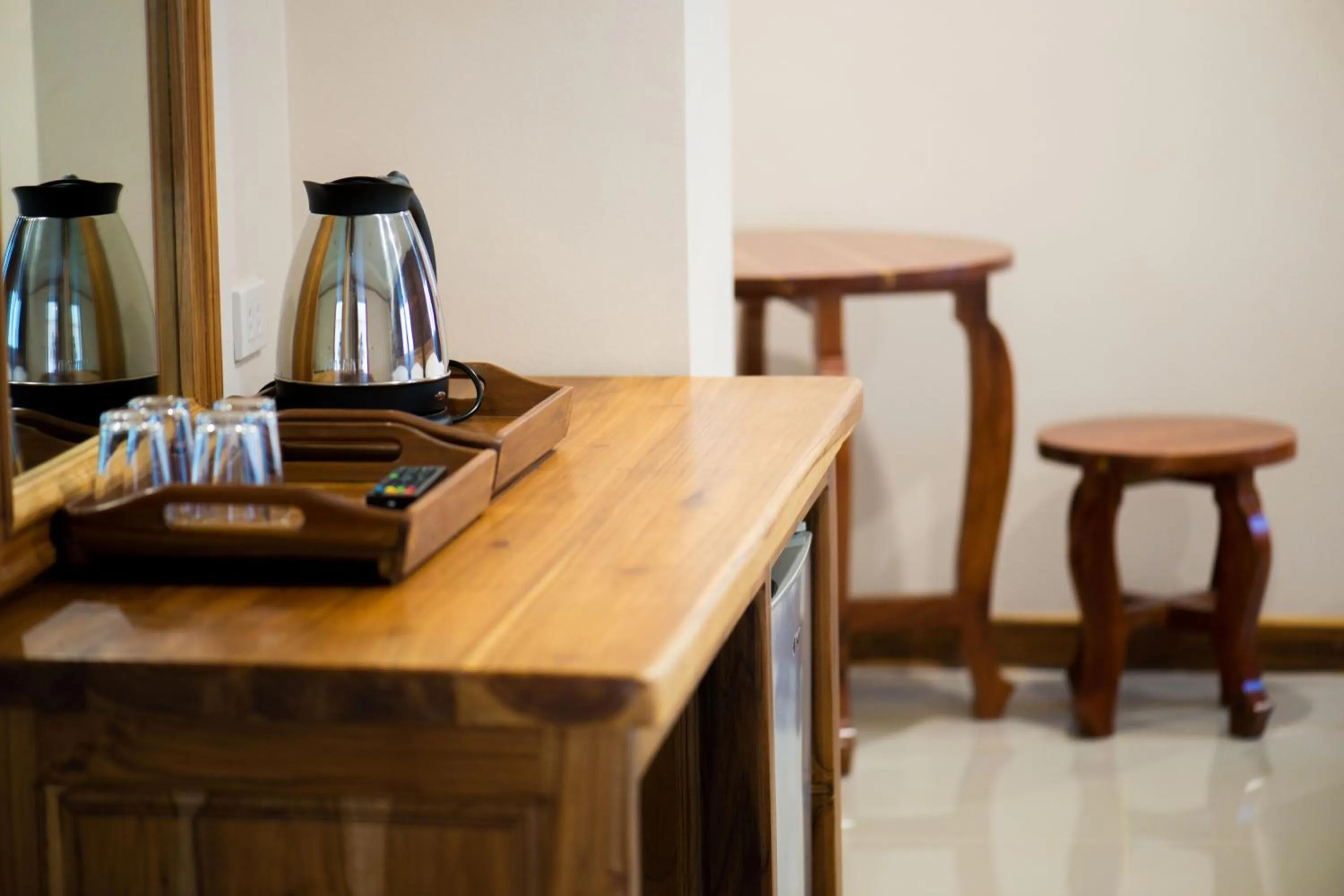 Coffee/tea facilities in Thongphaphum River