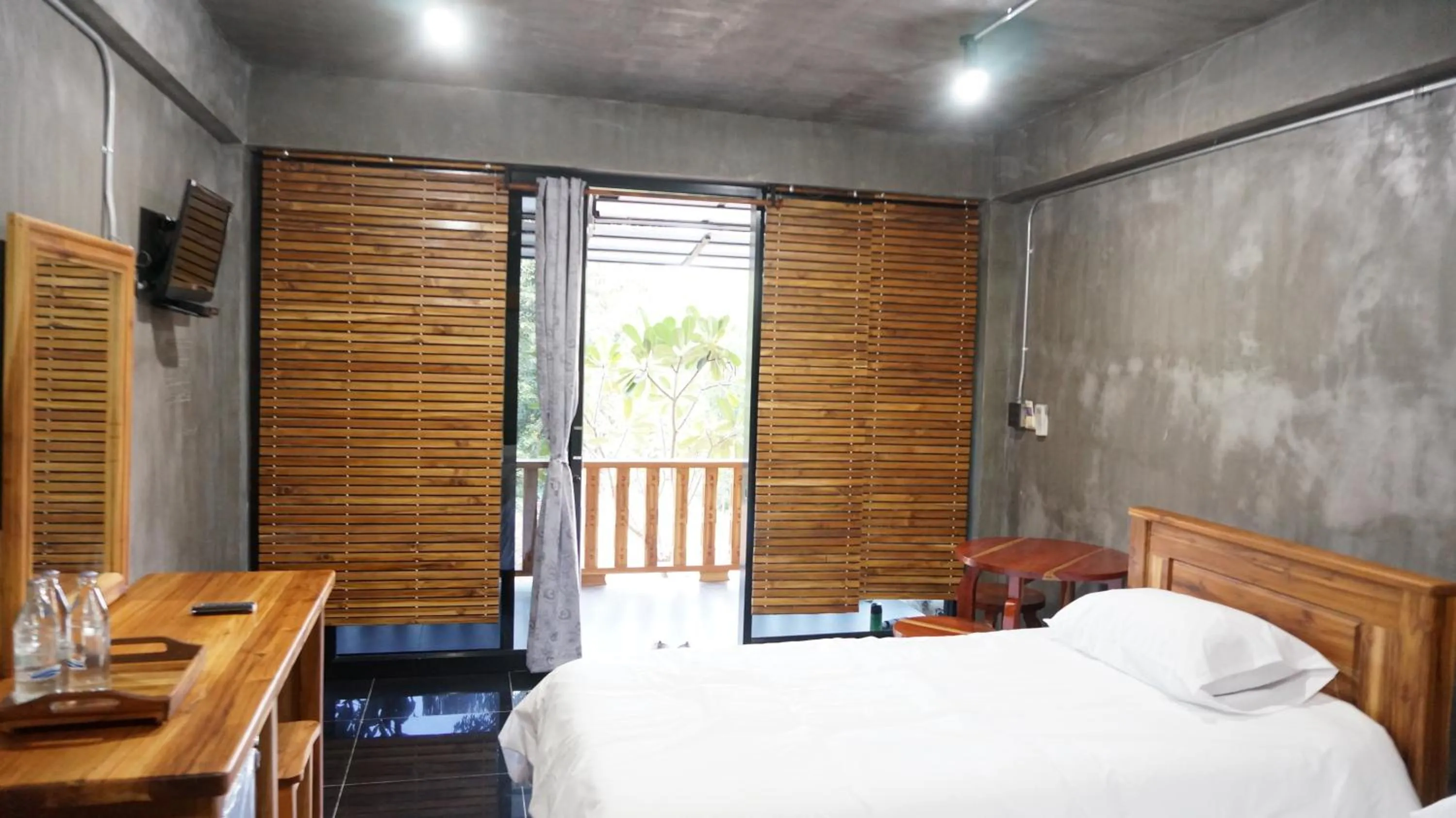 Bed in Thongphaphum River