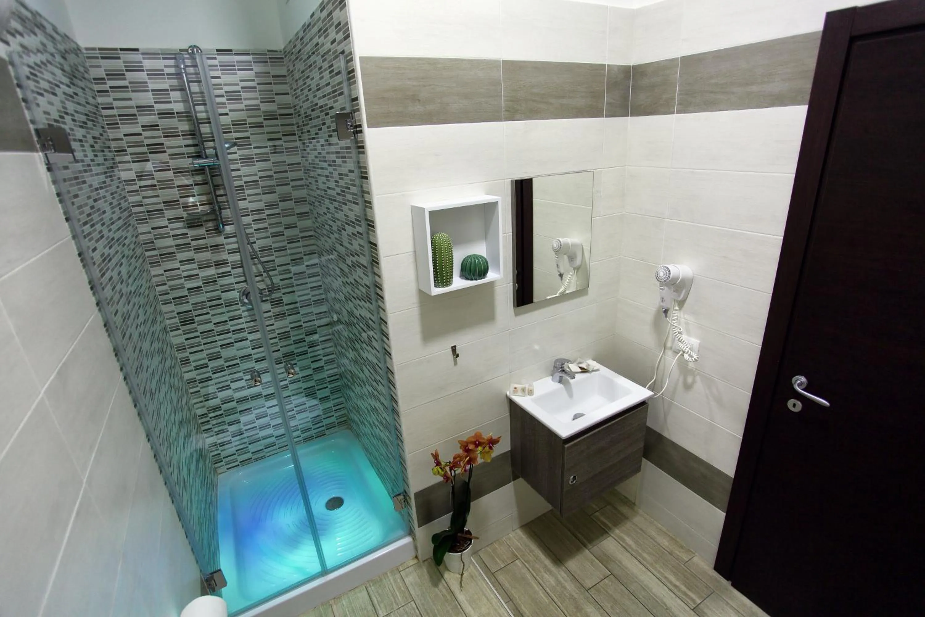 Bathroom in Napoli City Rooms