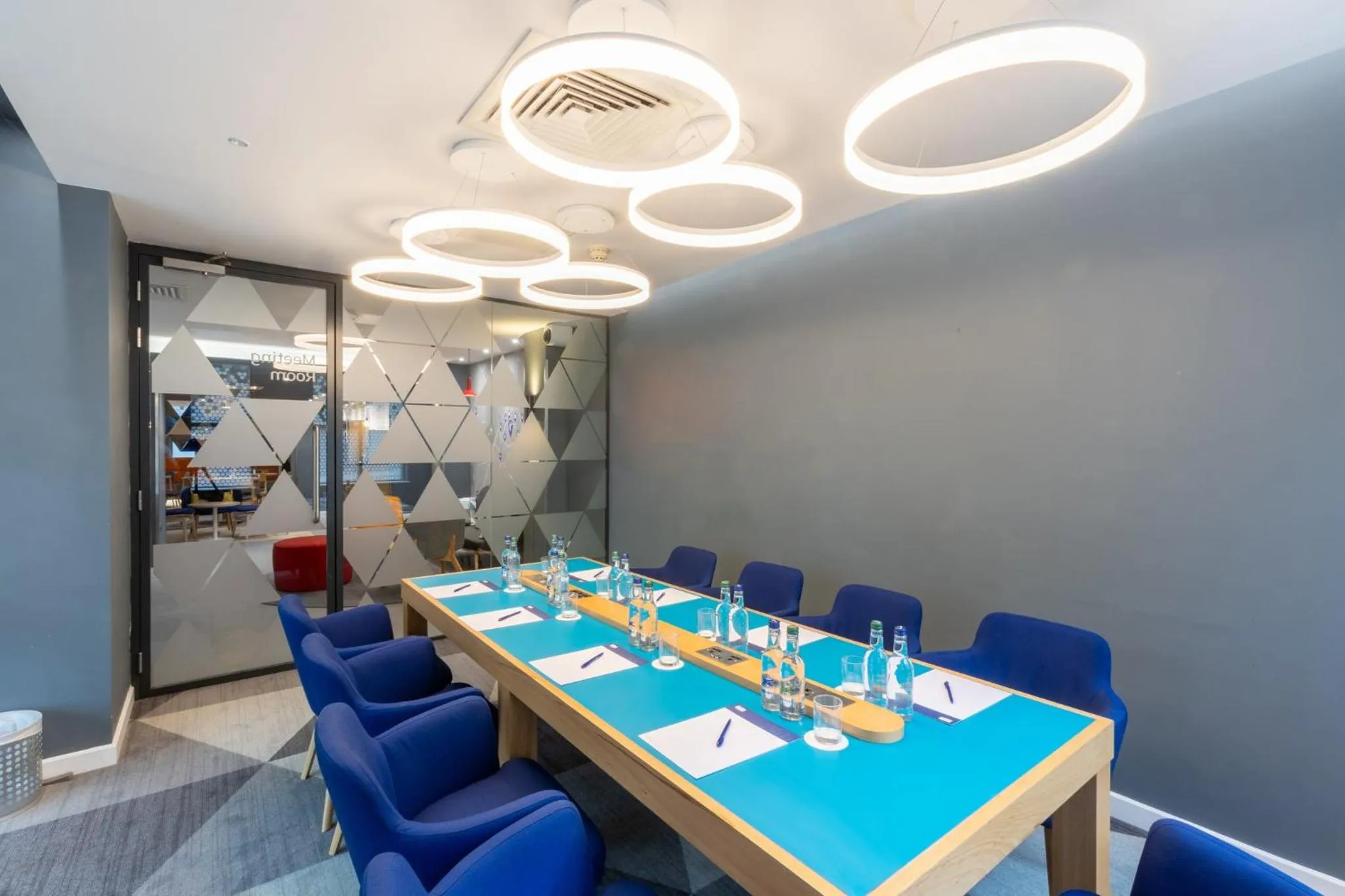 Meeting/conference room in Holiday Inn Express London Croydon by IHG