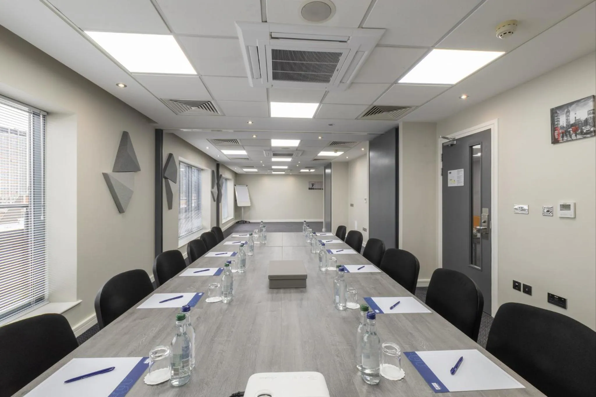 Meeting/conference room in Holiday Inn Express London Croydon by IHG