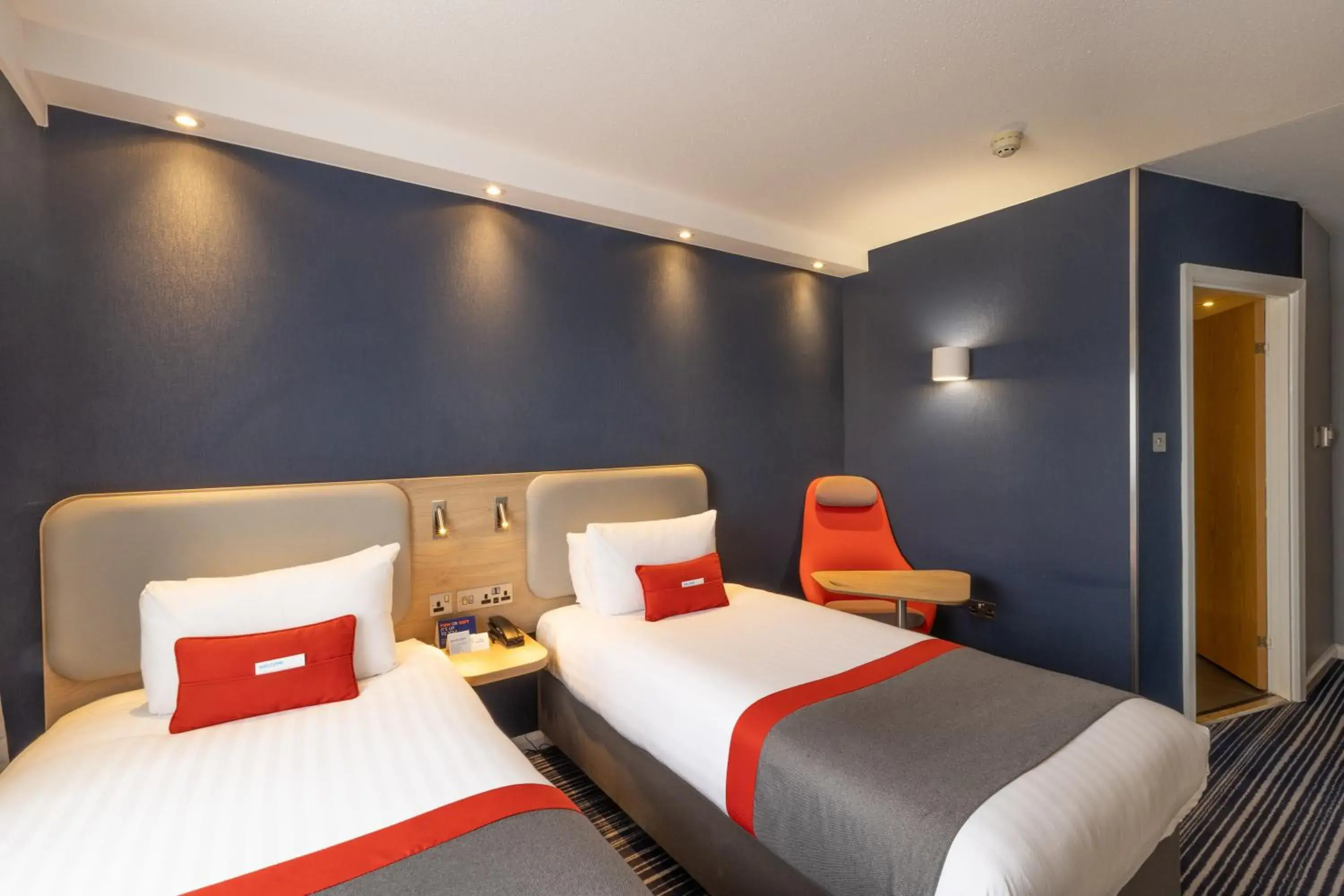 Standard Twin Room with Free Hot Breakfast in Holiday Inn Express London Croydon by IHG Standard Twin Room with Free Hot Breakfast in Holiday Inn Express London Croydon by IHG