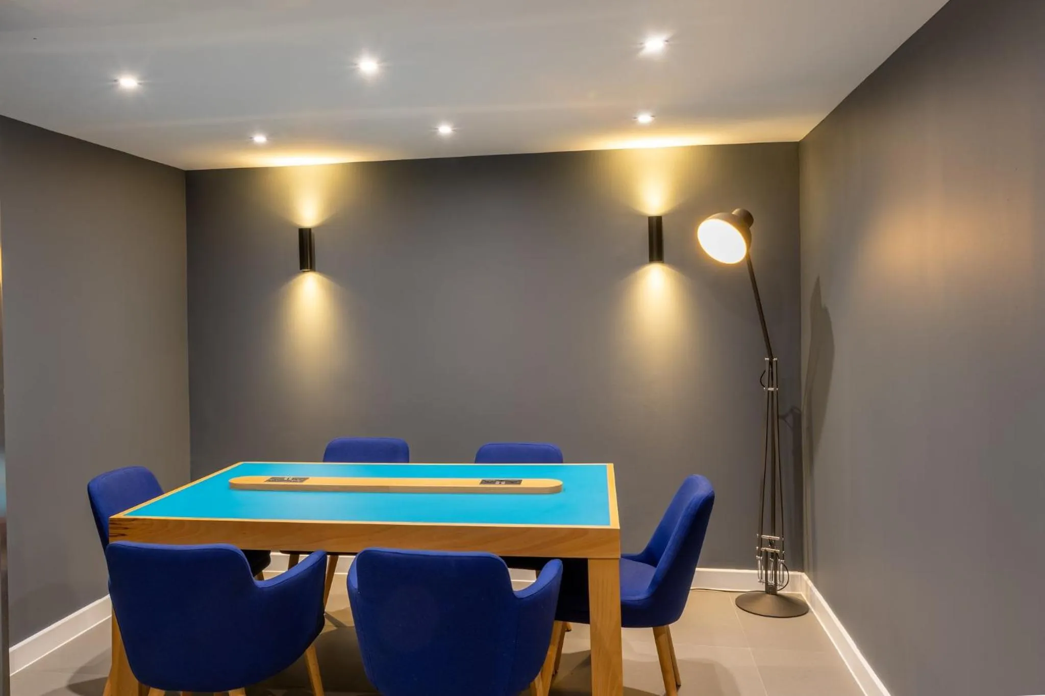 Decorative detail in Holiday Inn Express London Croydon by IHG