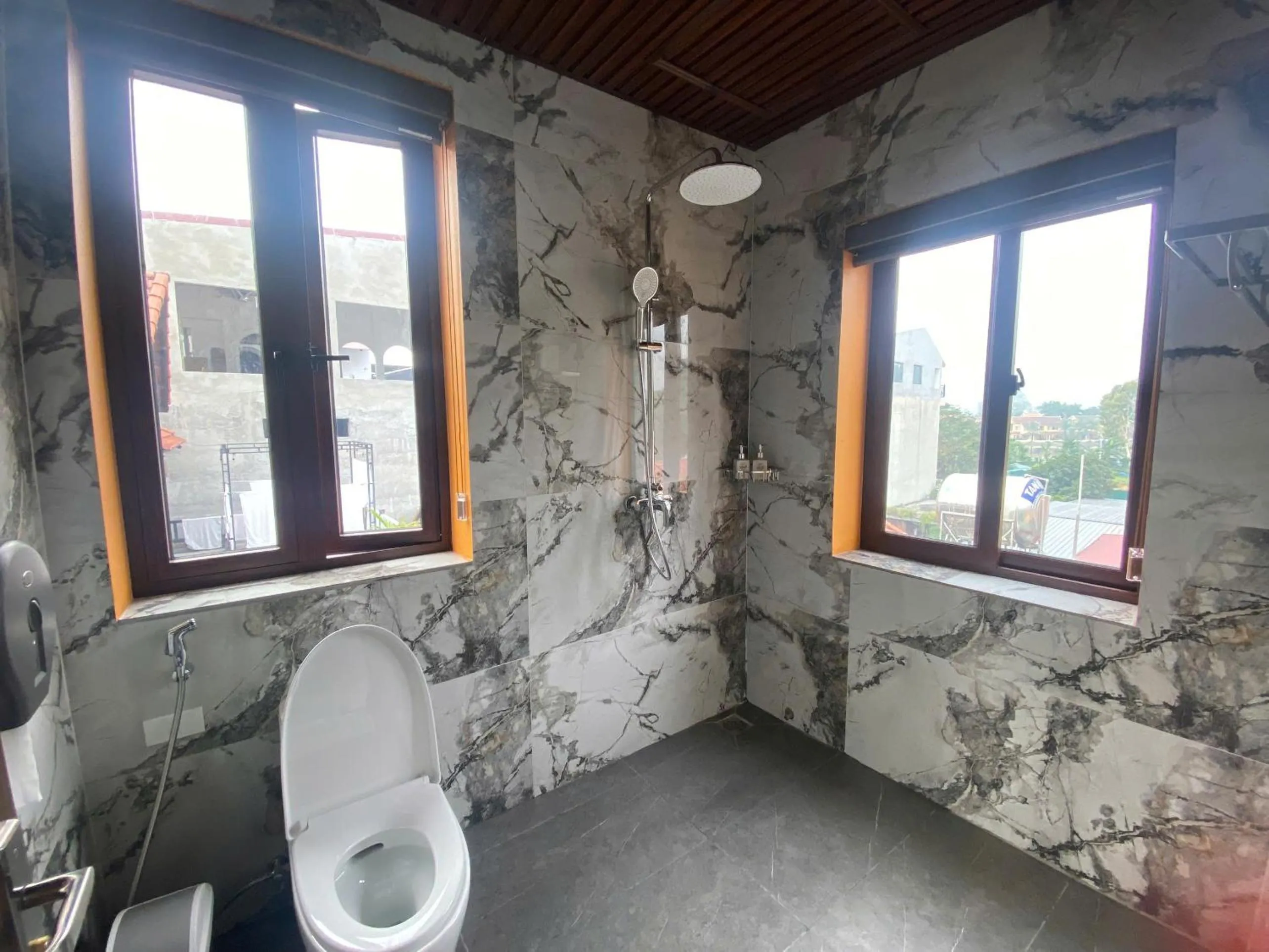 Shower in Tam Coc Mountain View Homestay