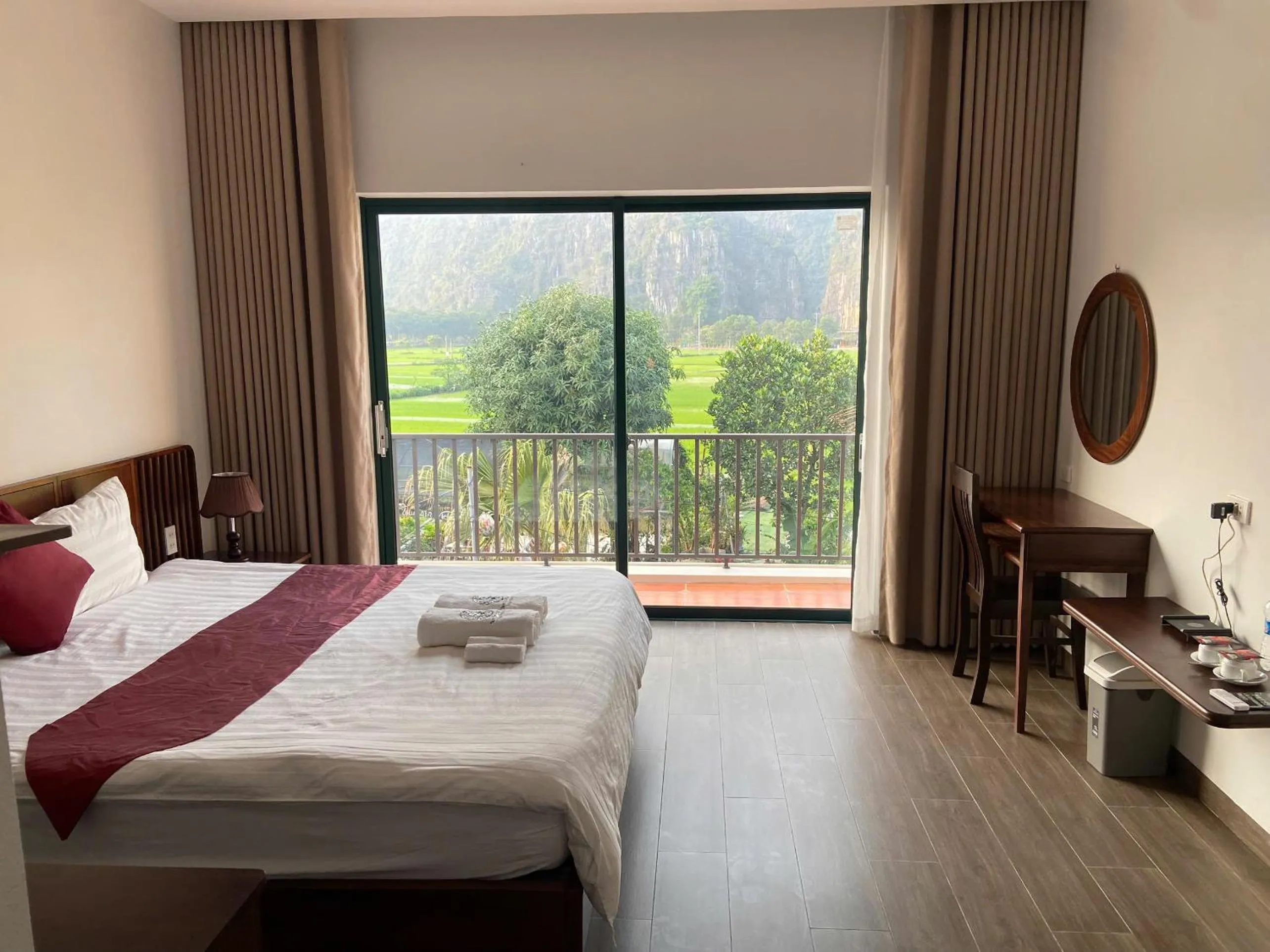 Bedroom, Bed in Tam Coc Mountain View Homestay