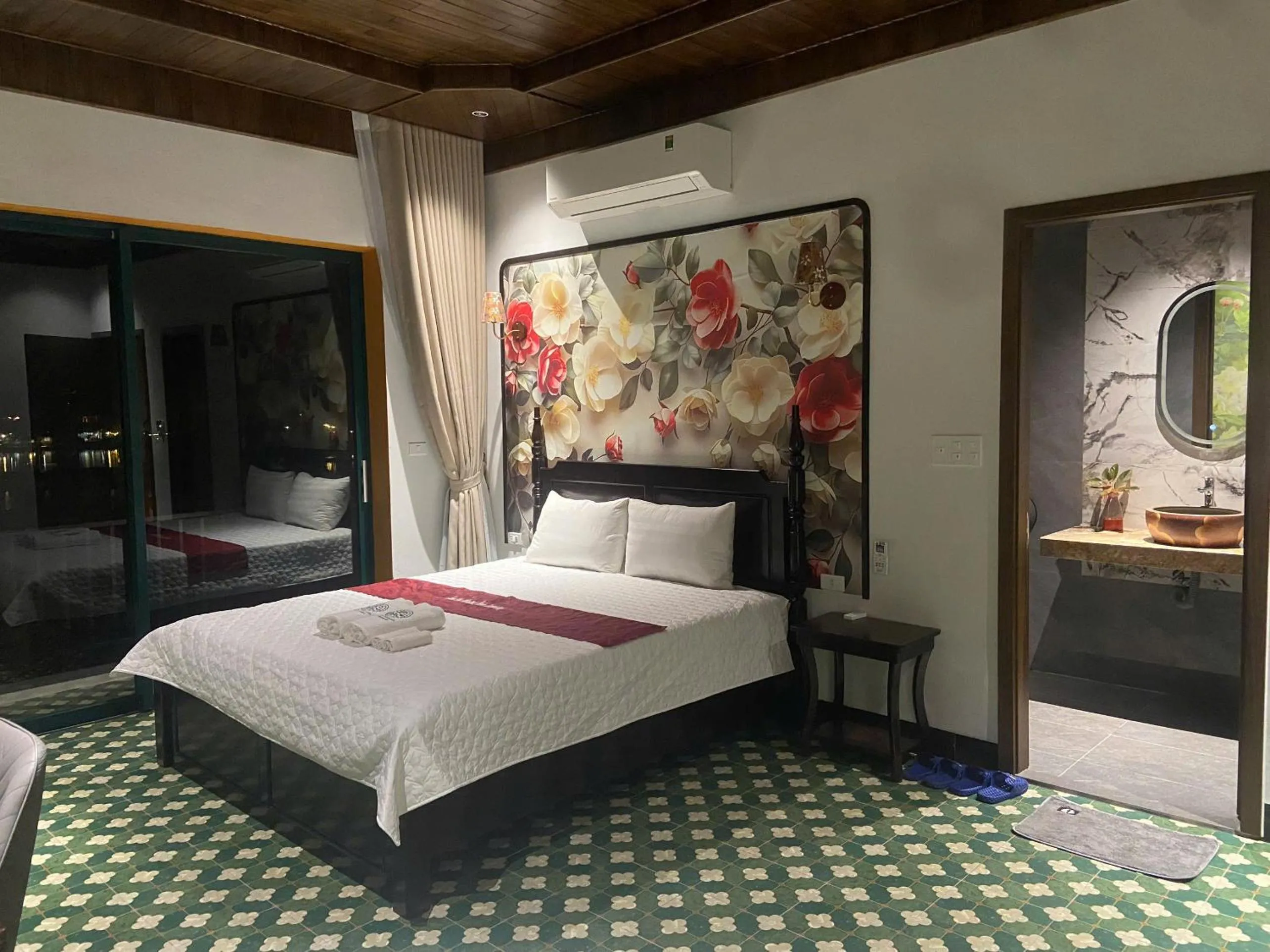 Photo of the whole room, Bed in Tam Coc Mountain View Homestay