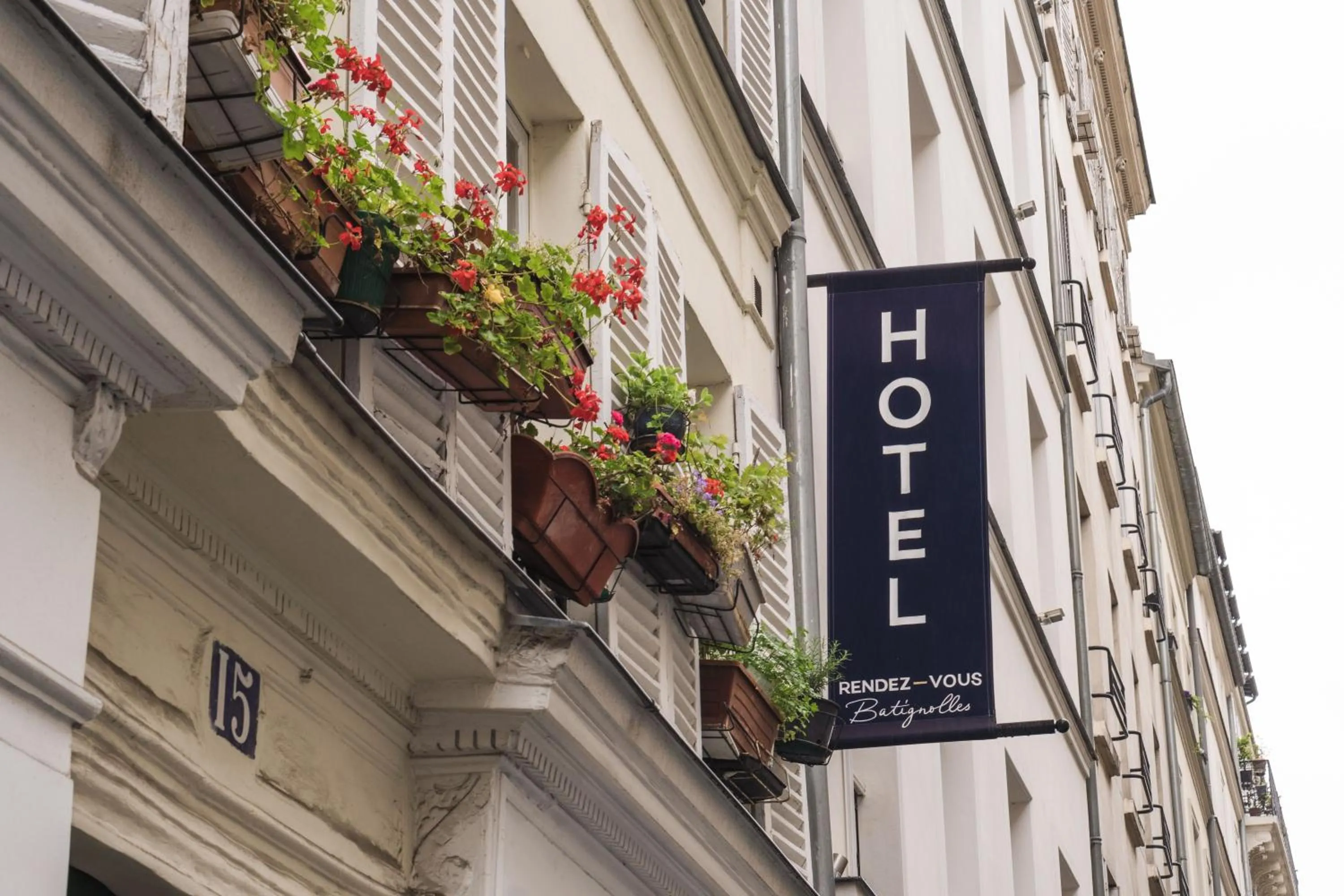 Facade/entrance in Hotel Rendez-Vous Batignolles