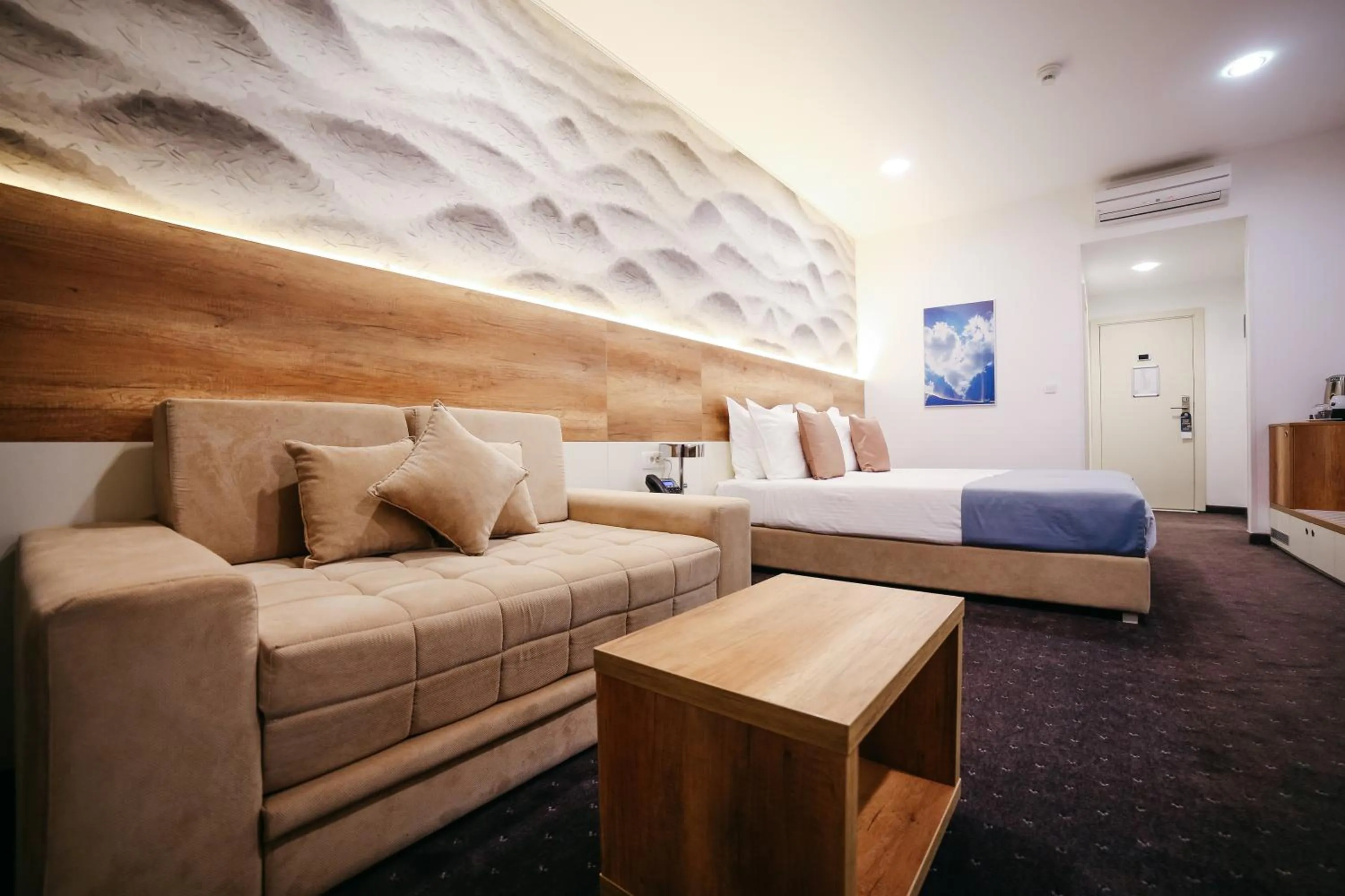 Photo of the whole room, Bed in Hotel Santiny