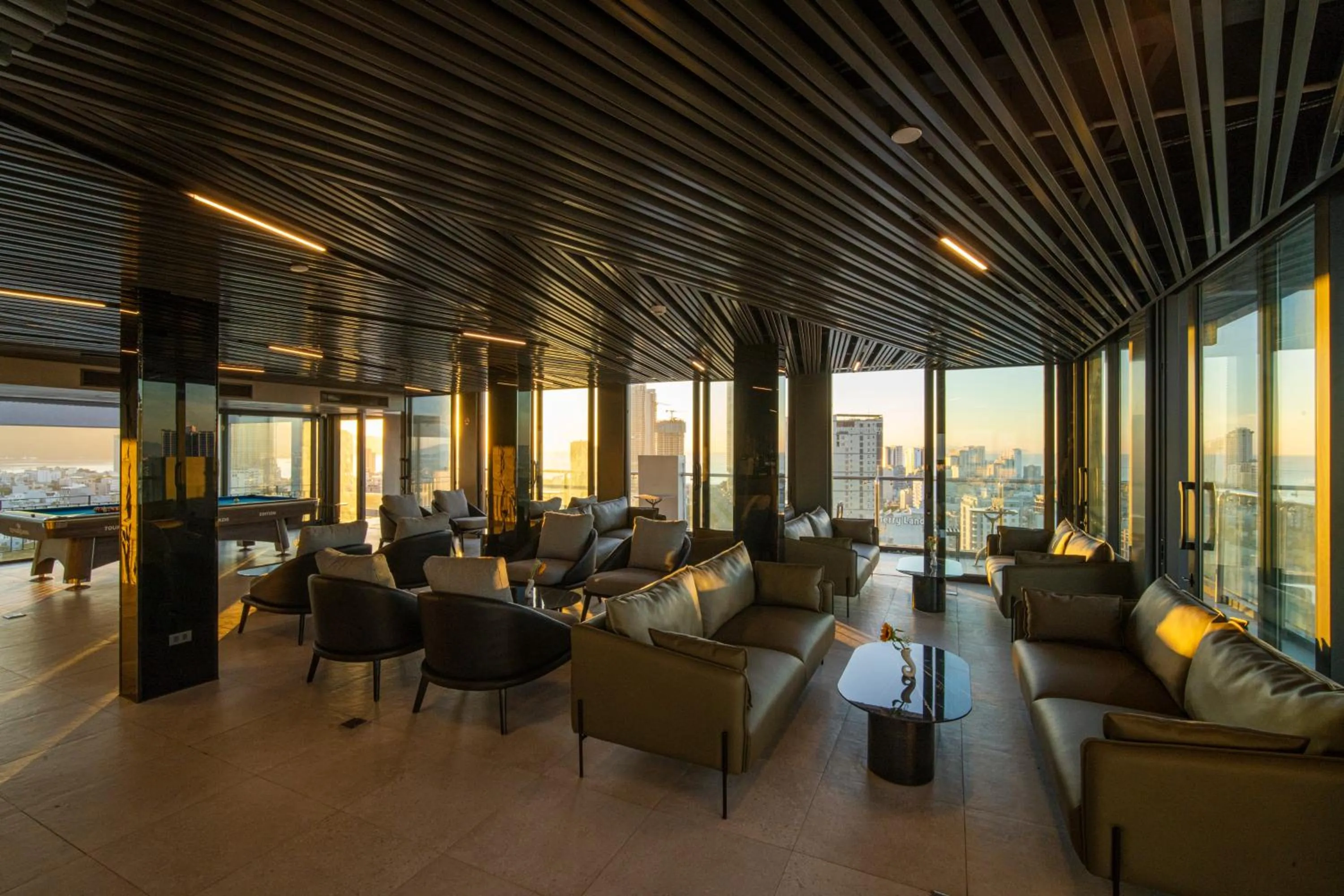 Lounge or bar in Luxtery Hotel