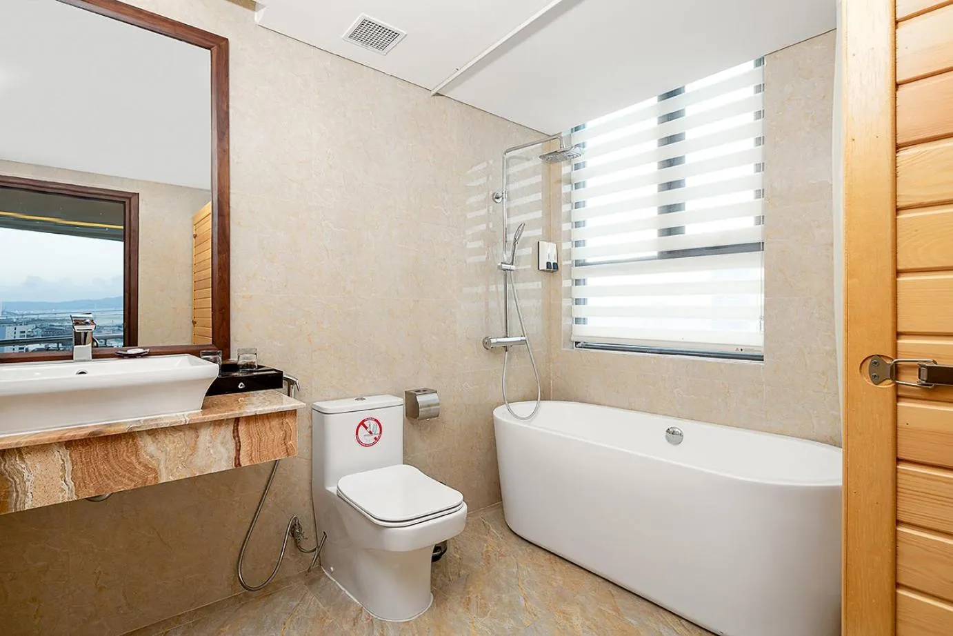 Bathroom in Luxtery Hotel