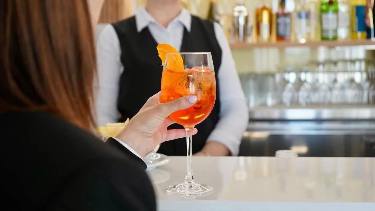 Restaurant/places to eat in Pegasus Hotel