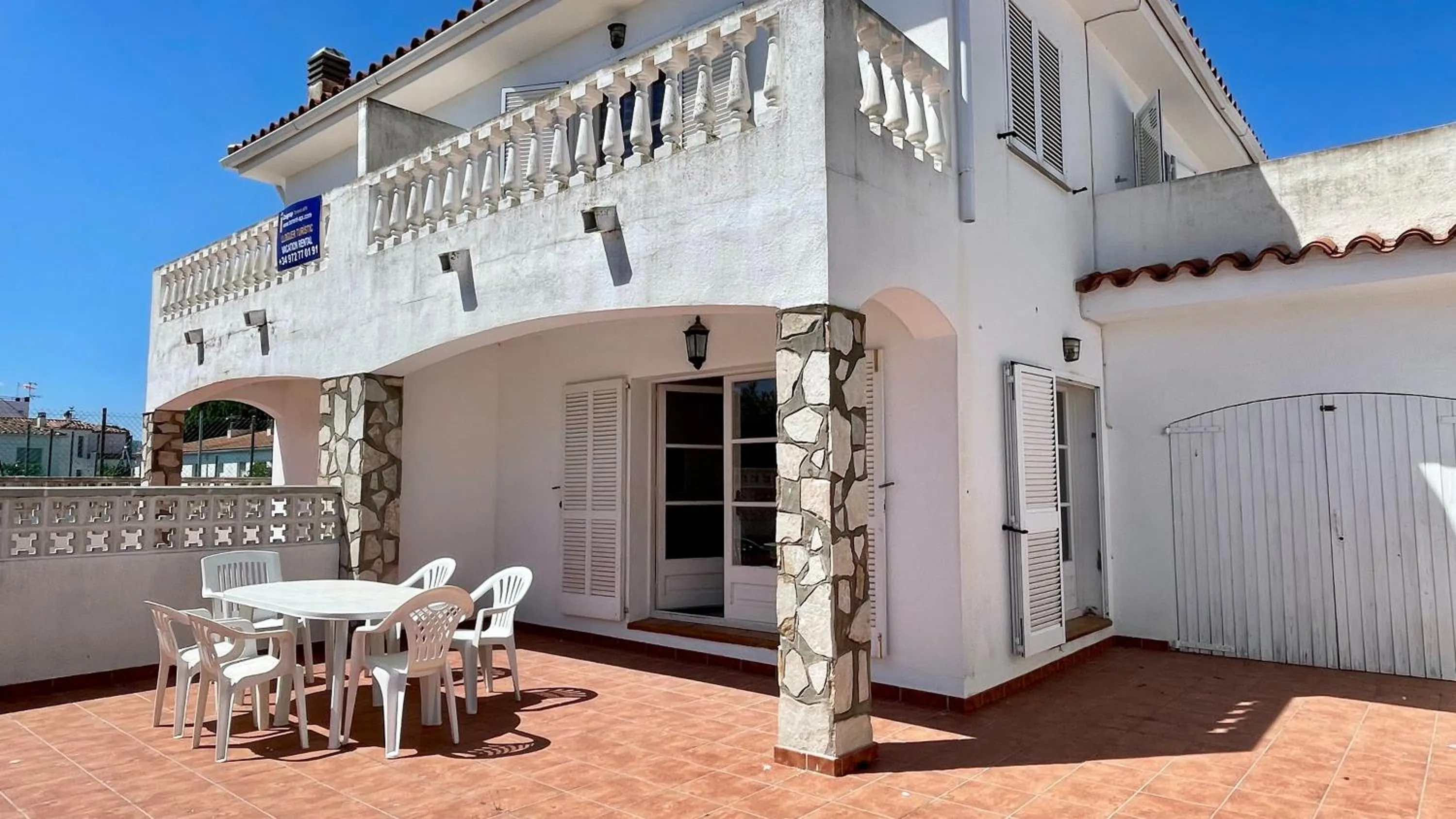 Property building in La Vinya 14