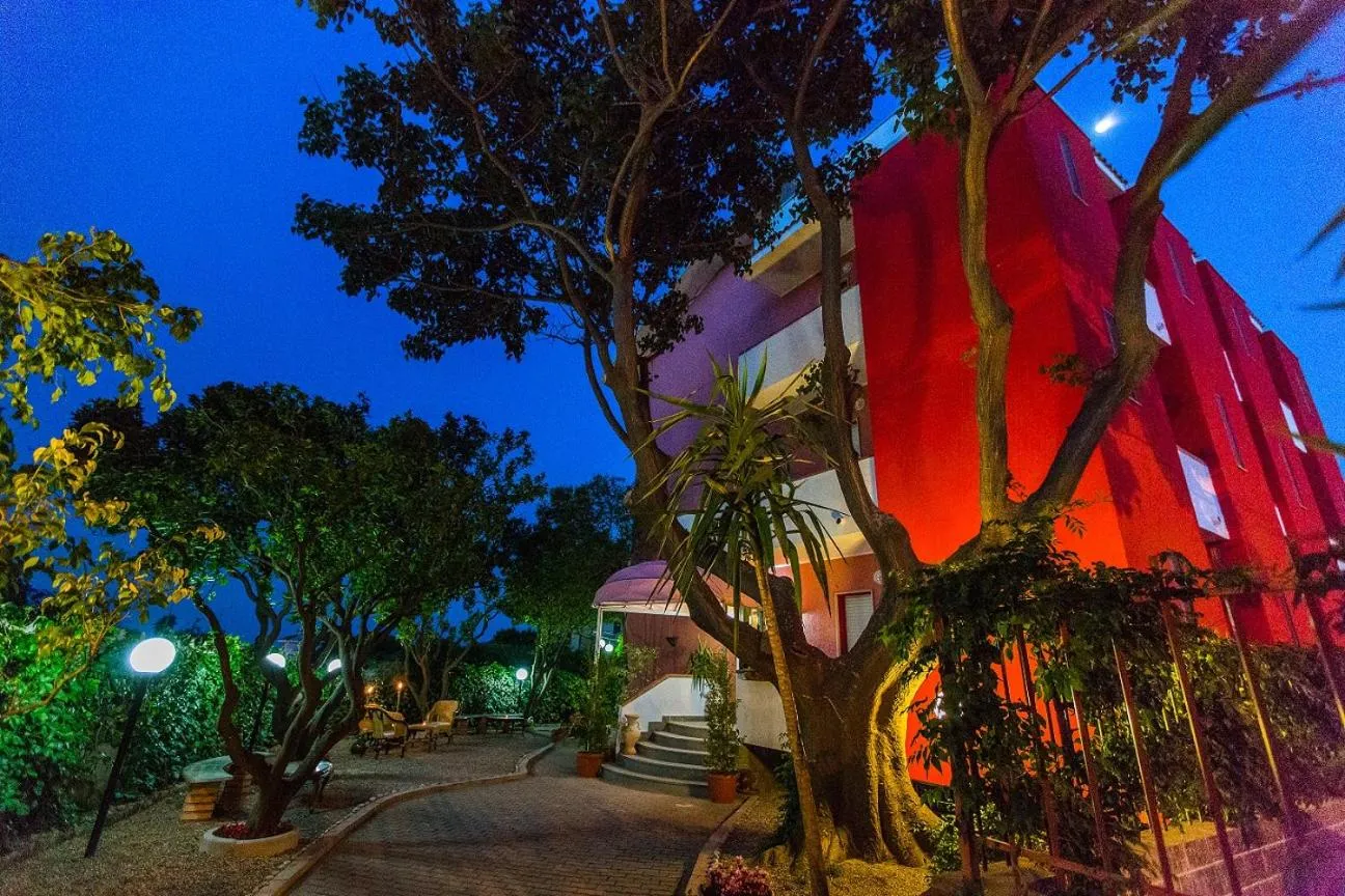 Facade/entrance in Hotel Villa Susy