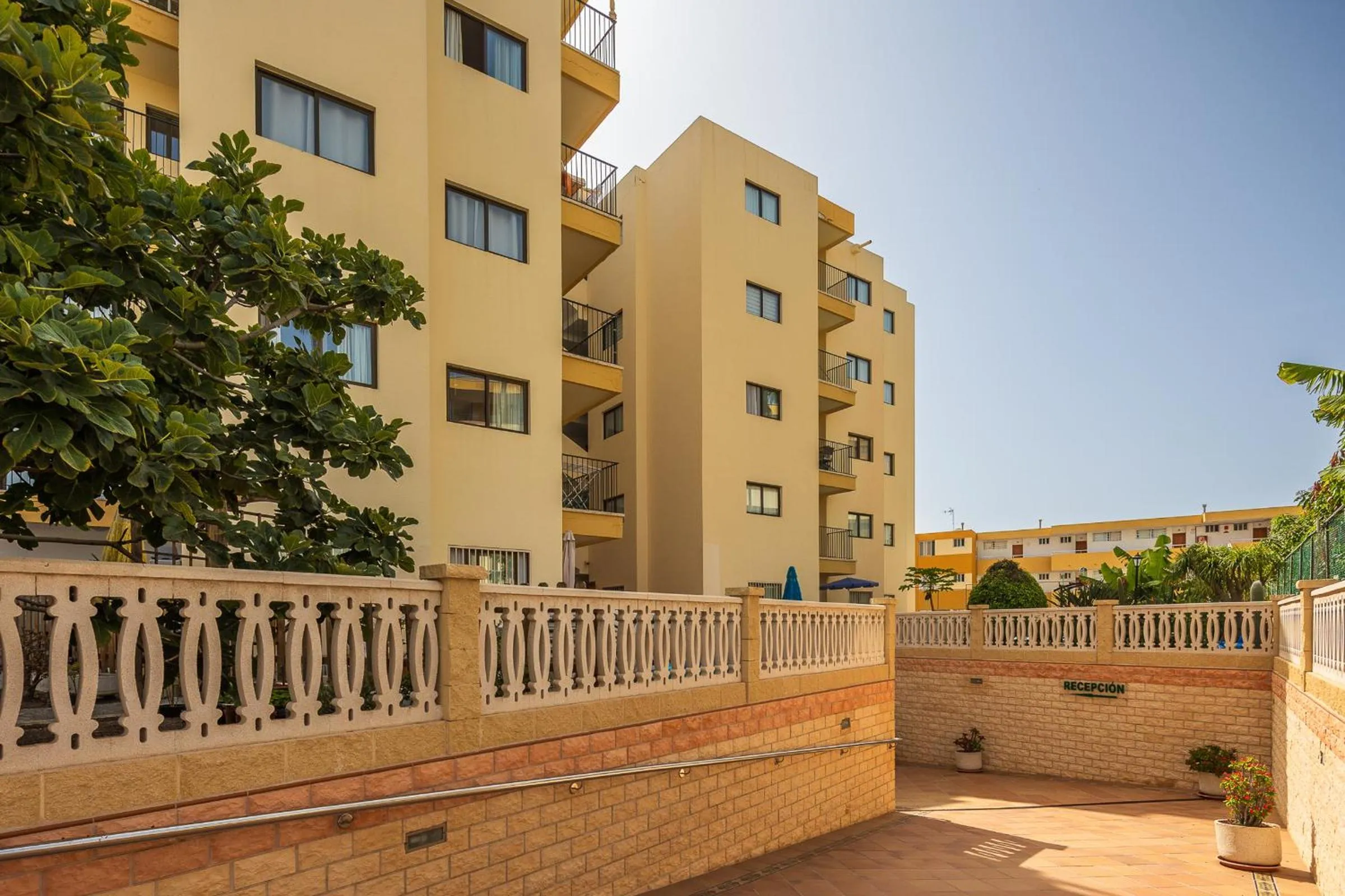 Property building in Los Ficus, Maspalomas