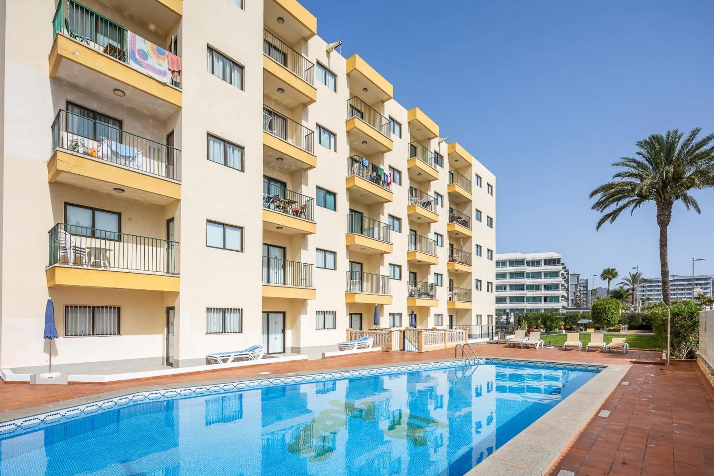 Property building in Los Ficus, Maspalomas