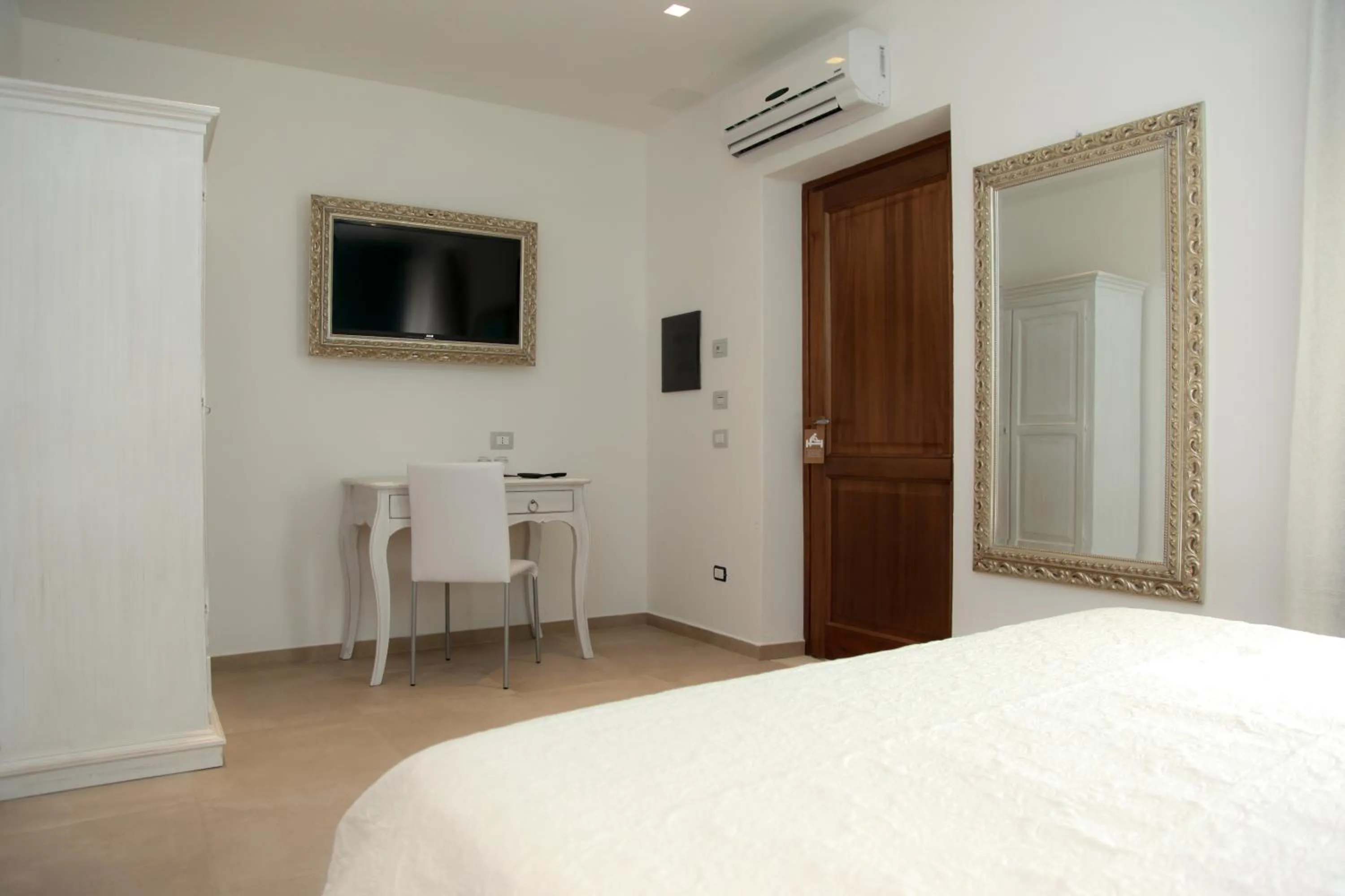 Hypnos Boutique Hotel