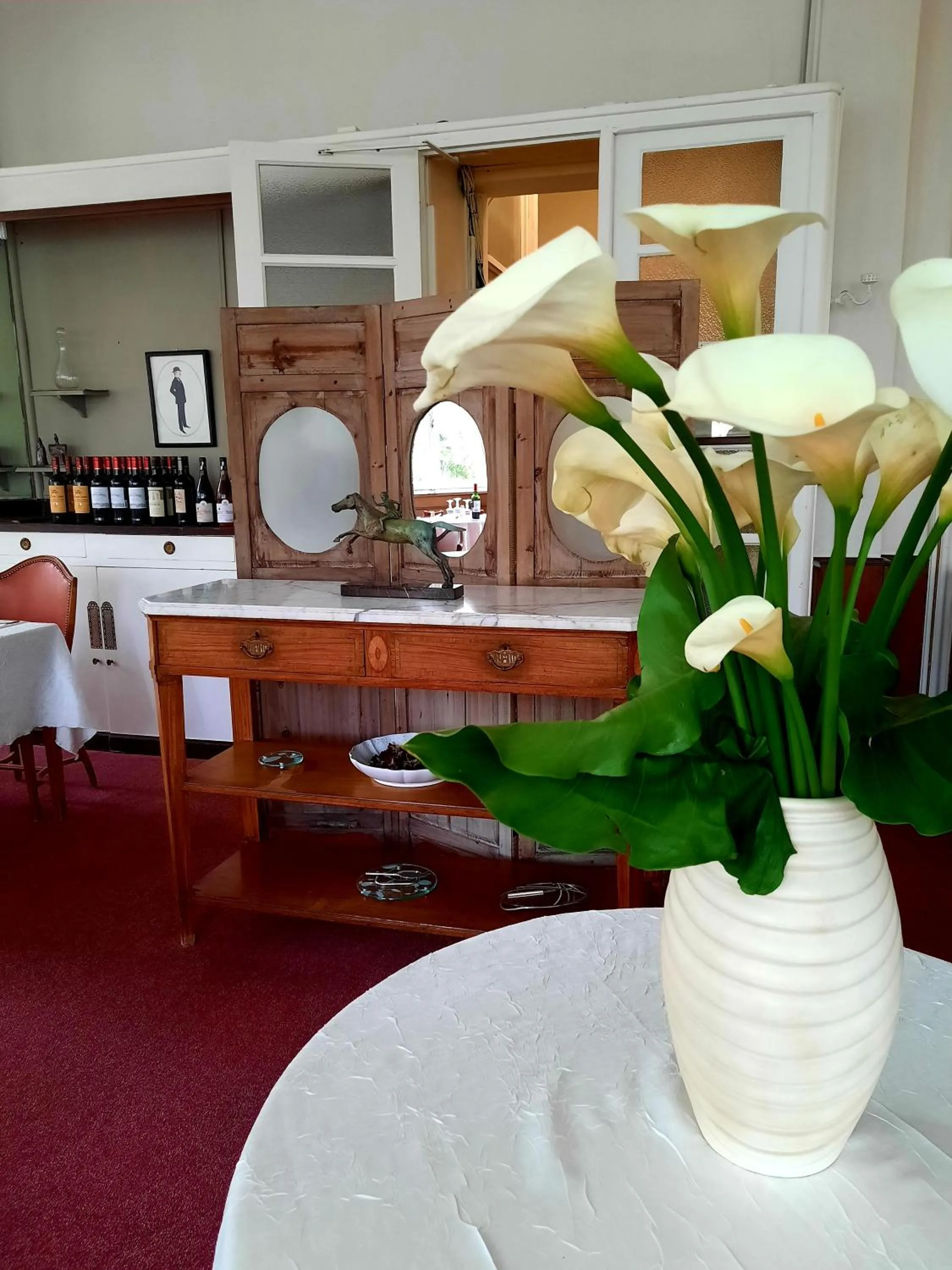 Restaurant/places to eat in Hostellerie de La Roseraie