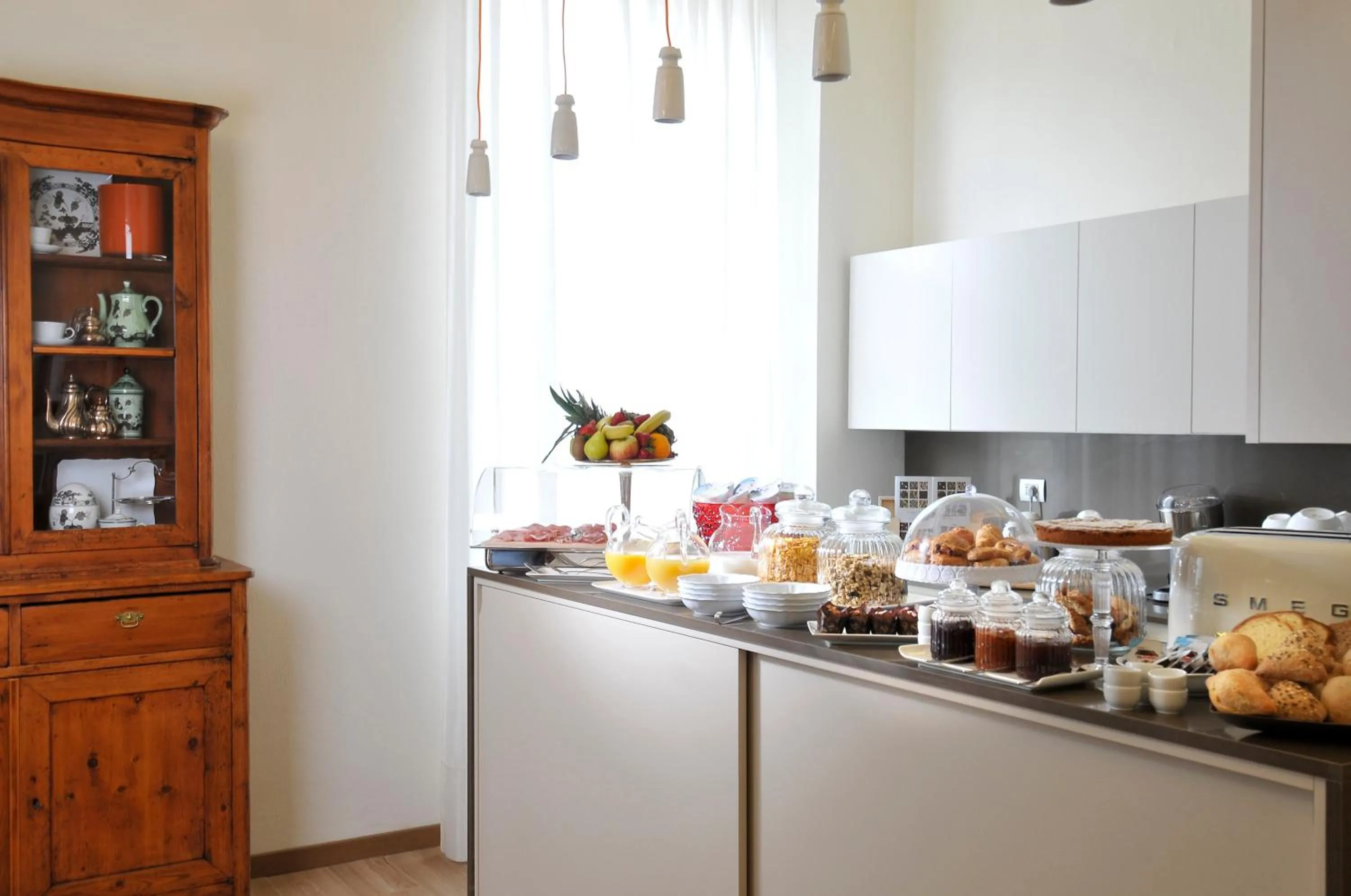 Buffet breakfast in Canto degli Aranci