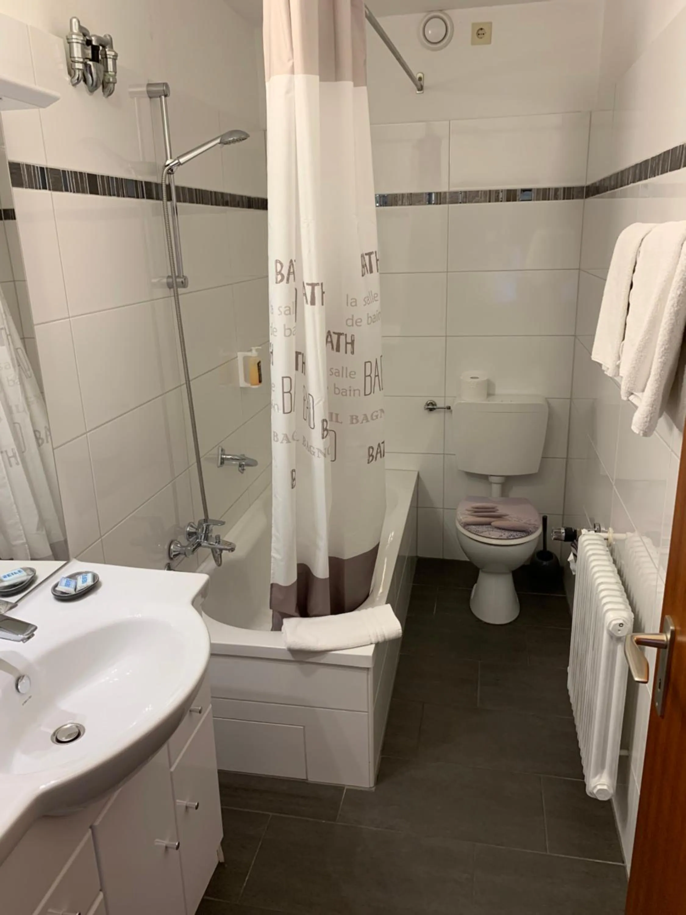 Bathroom in Hotel Martina