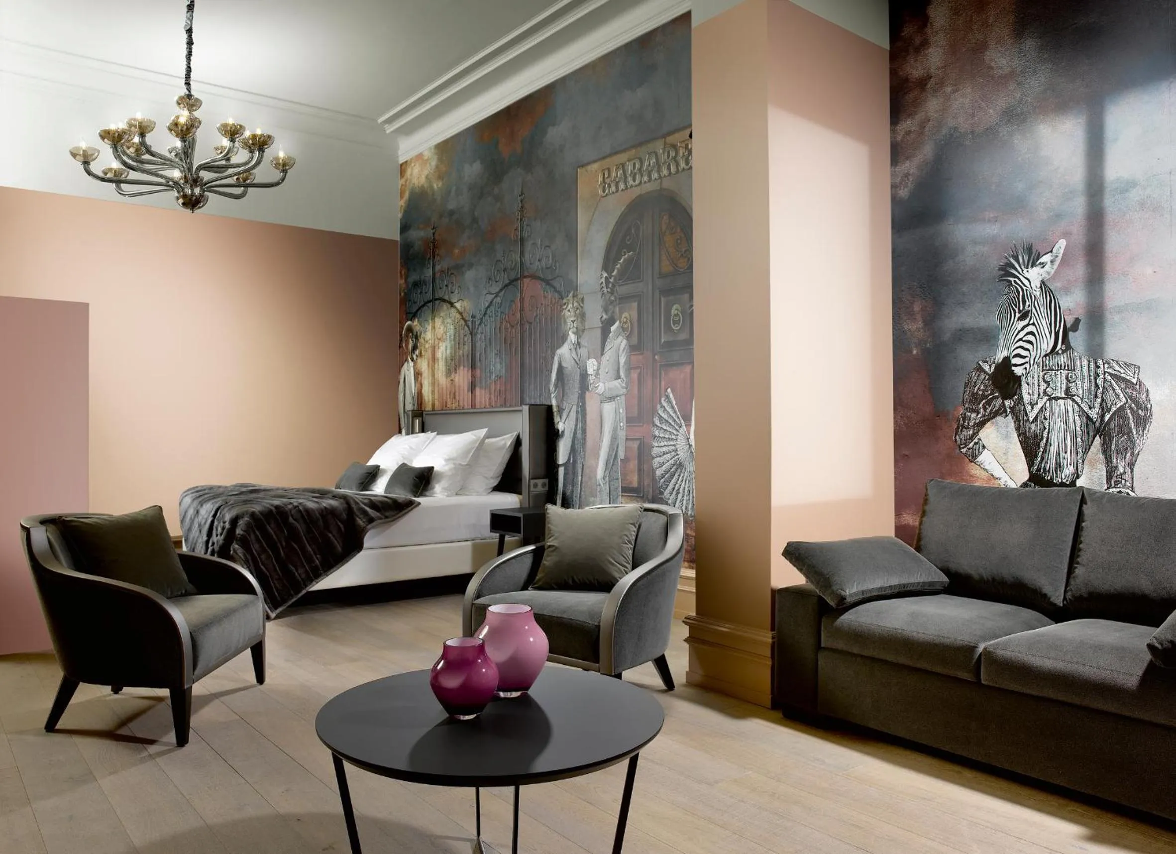 Photo of the whole room in Le Moon