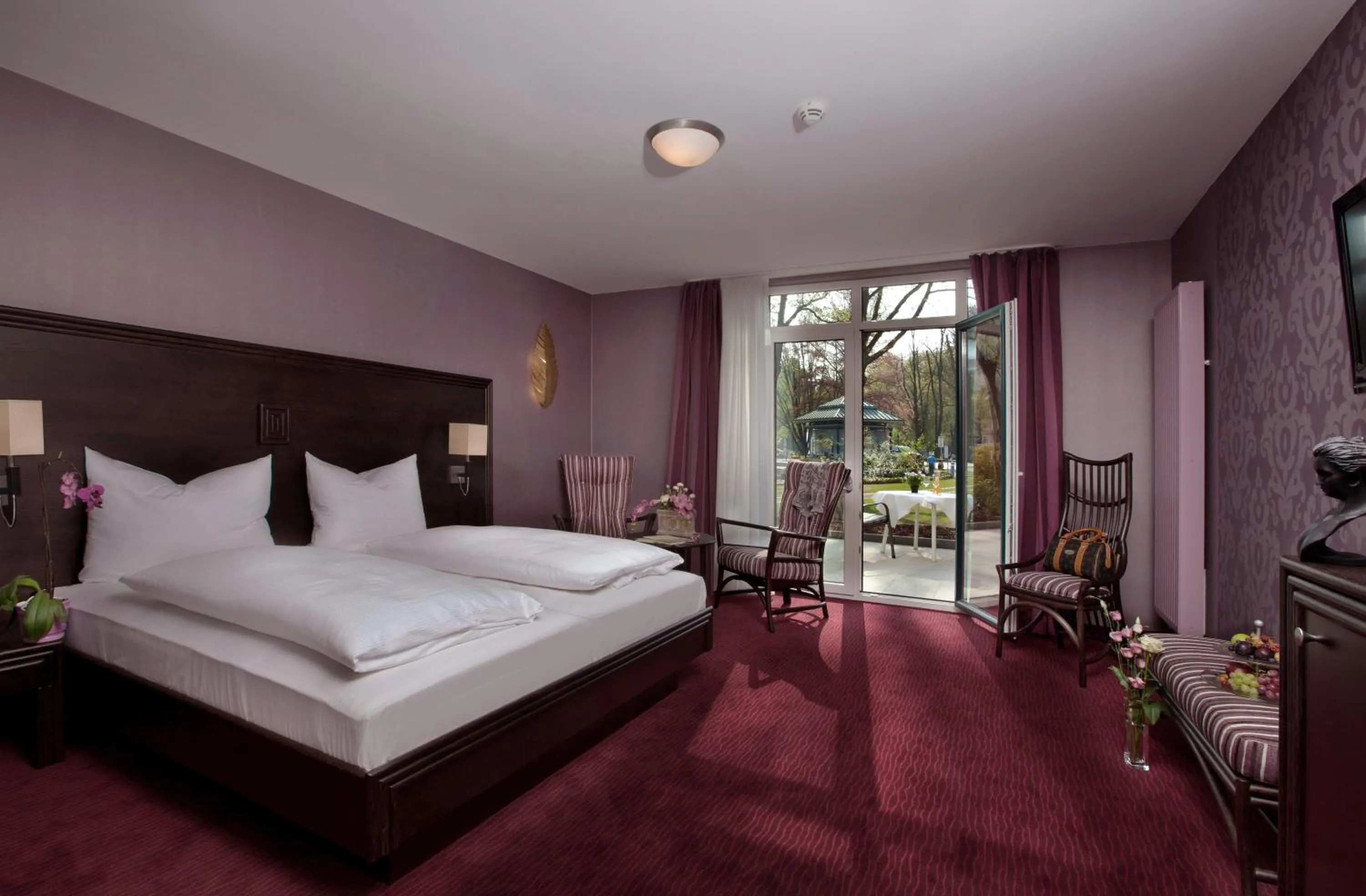 Photo of the whole room, Bed in Göbel's Hotel AquaVita