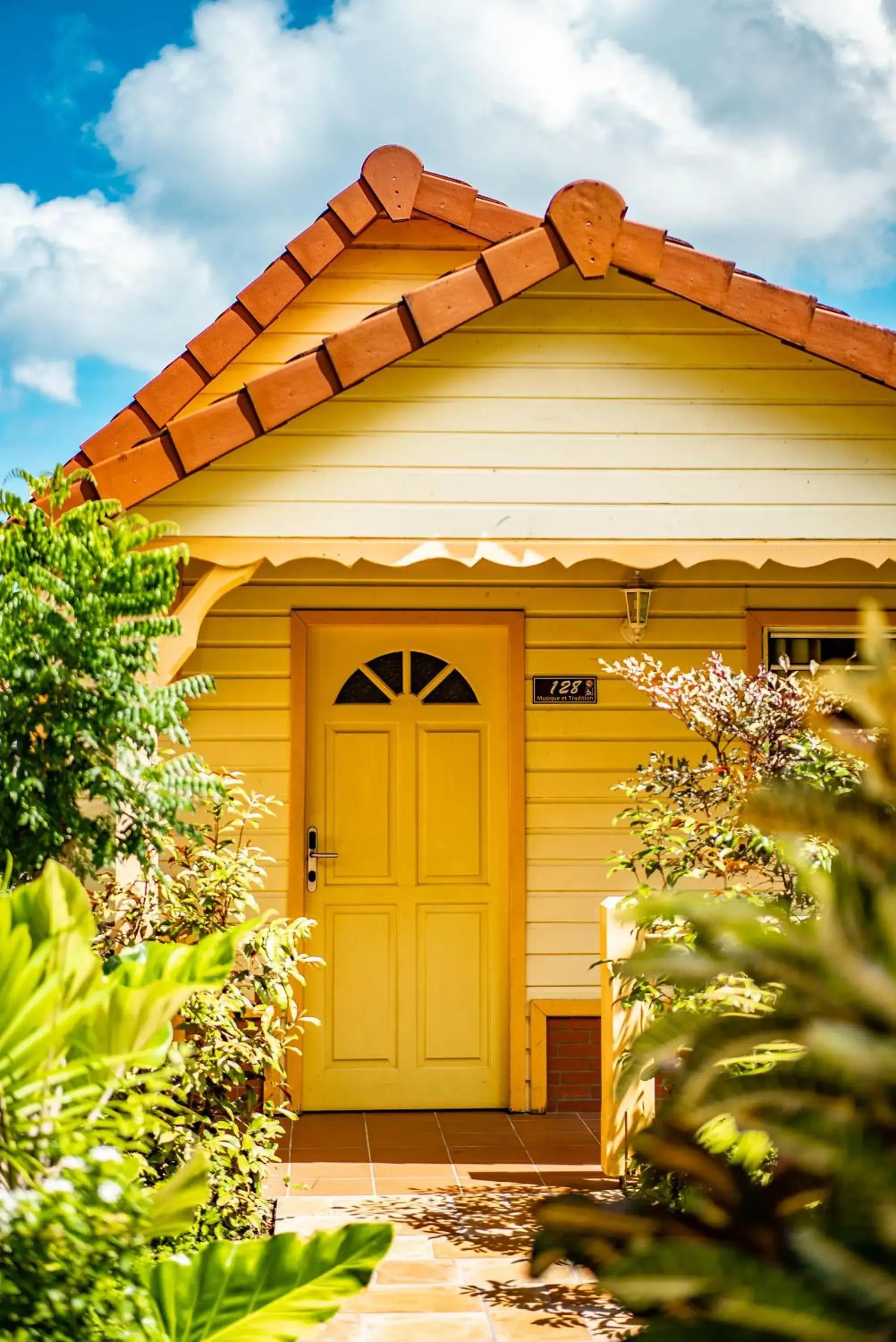 Bungalow Familial double avec enfant - Lit double + Lit simple in Hotel Bambou Bungalow Familial double avec enfant - Lit double + Lit simple in Hotel Bambou